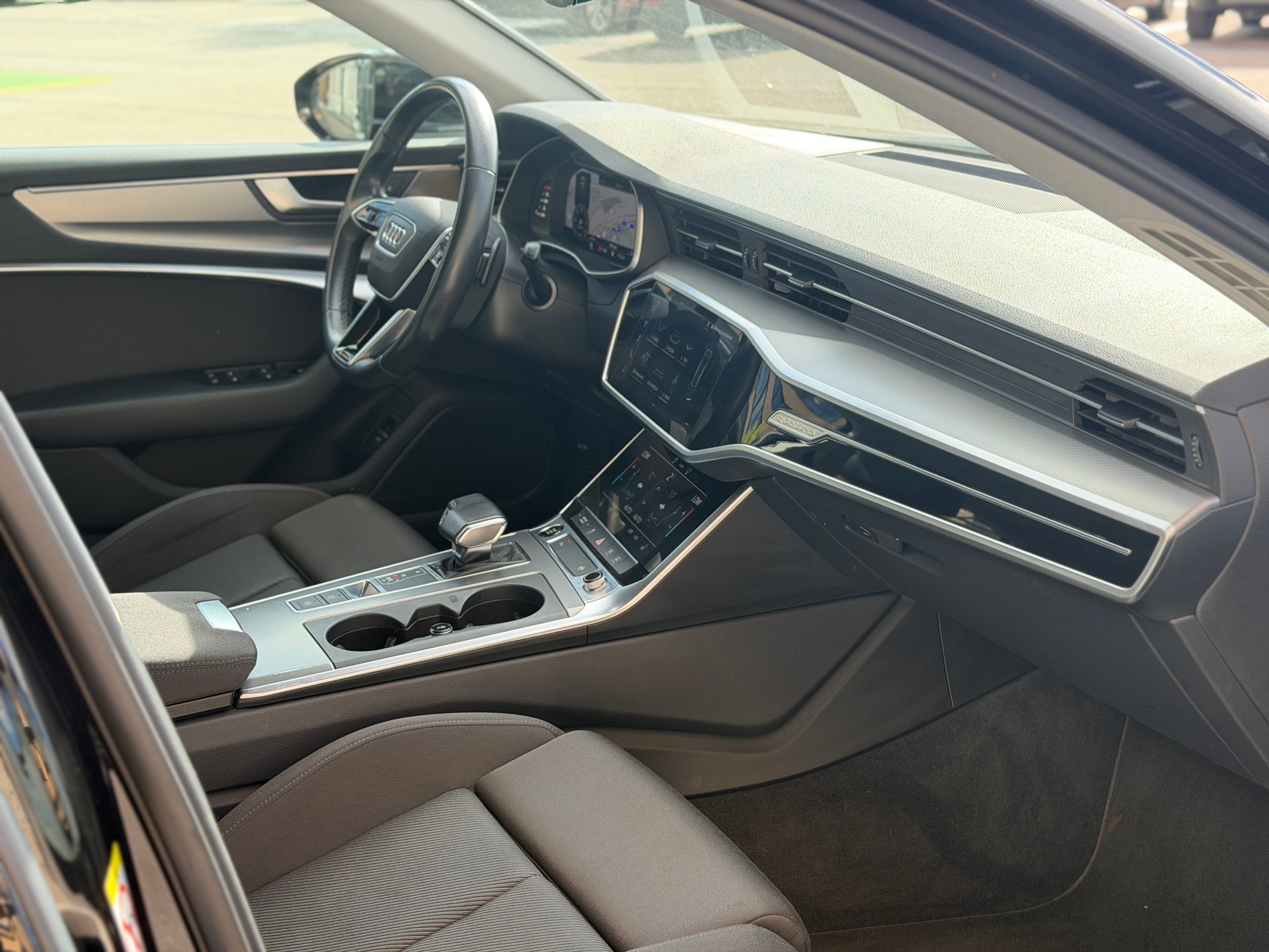AUDI A6 Avant 45 TDI Sport quattro tiptronic-image-23
