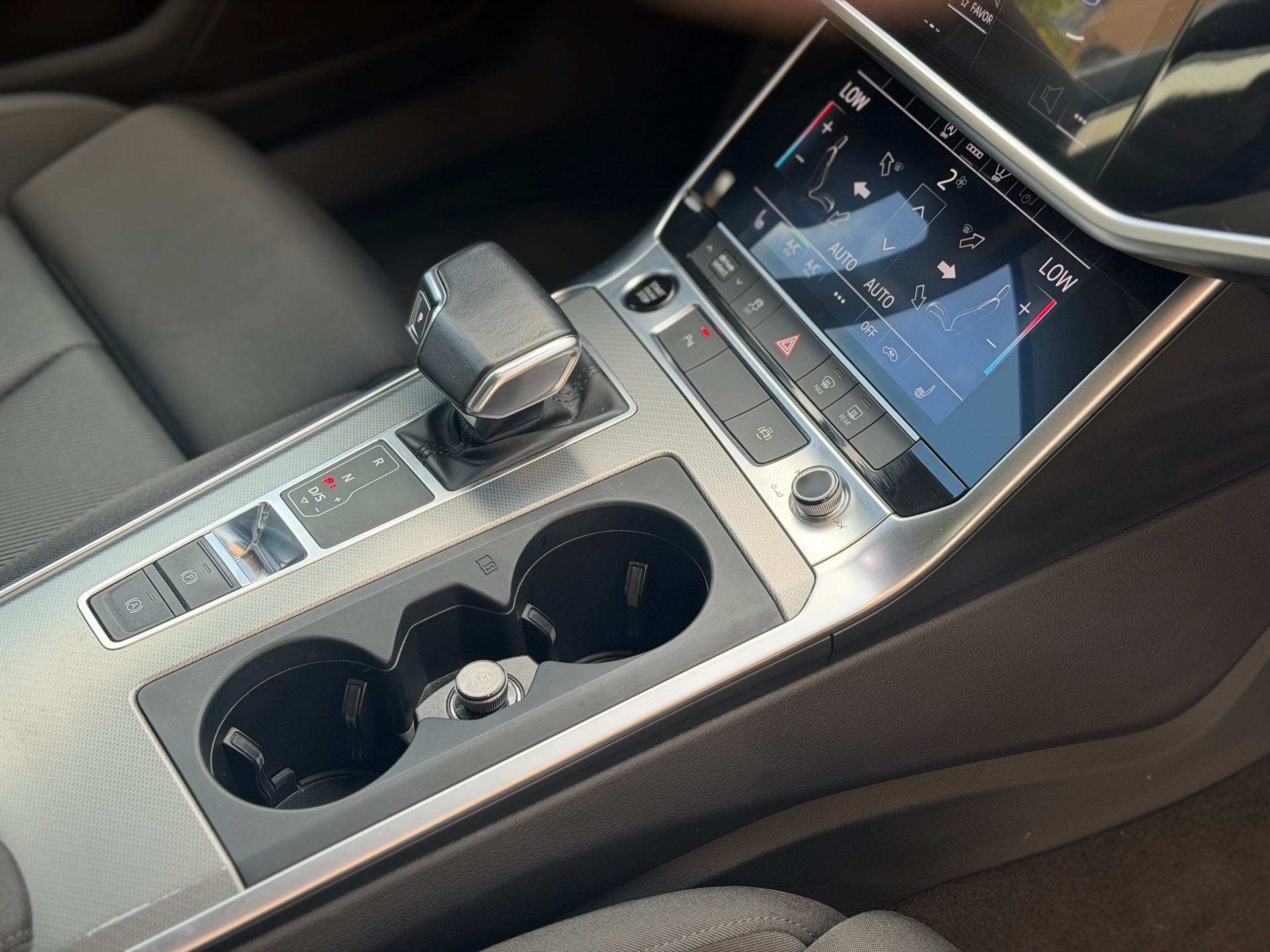 AUDI A6 Avant 45 TDI Sport quattro tiptronic-image-29