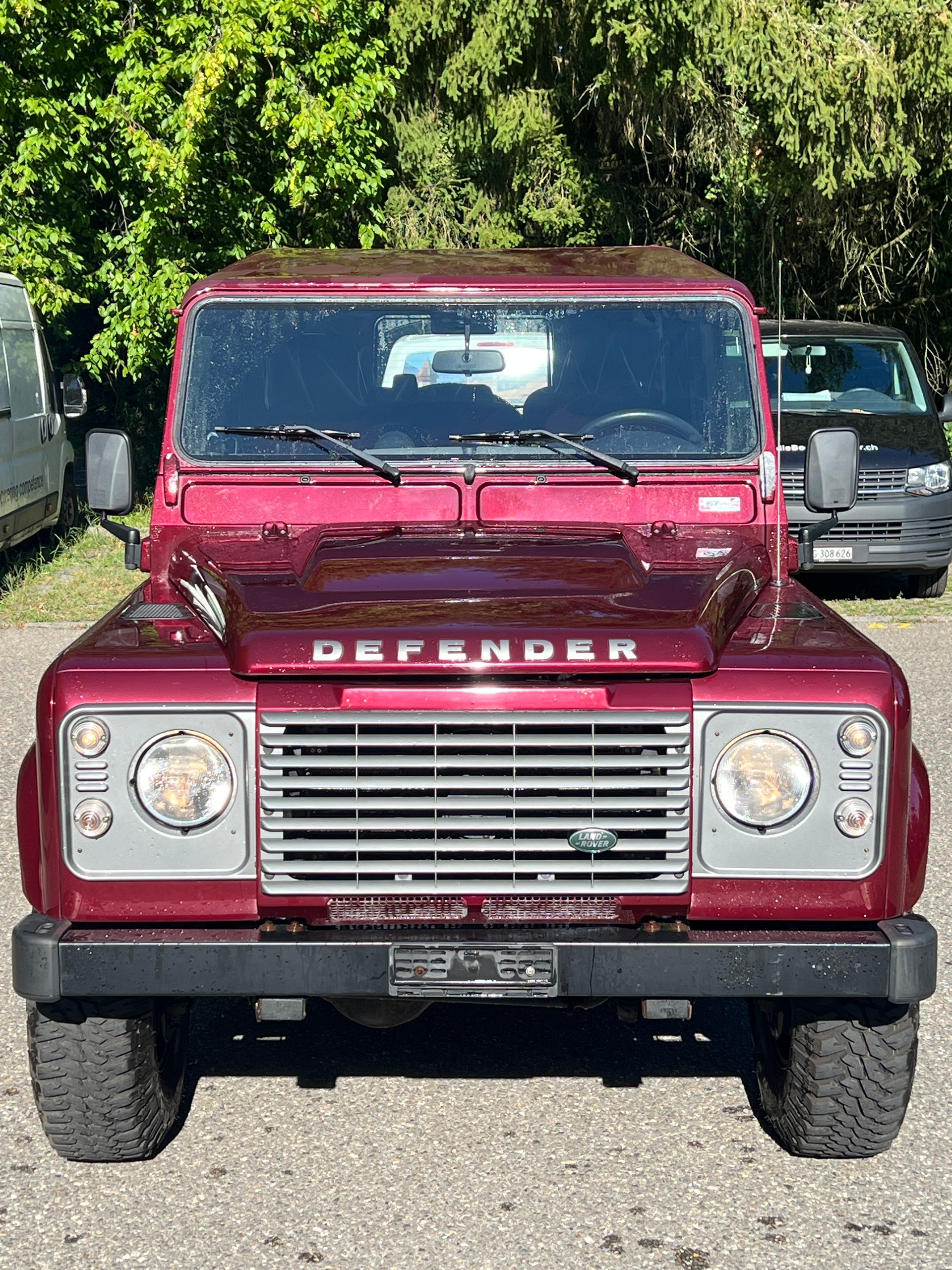 LAND ROVER Defender 110 2.2 TD4 Station Wagon Legend-image-2