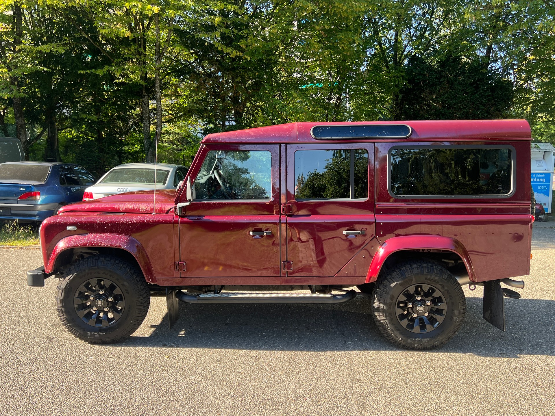 LAND ROVER Defender 110 2.2 TD4 Station Wagon Legend-image-3