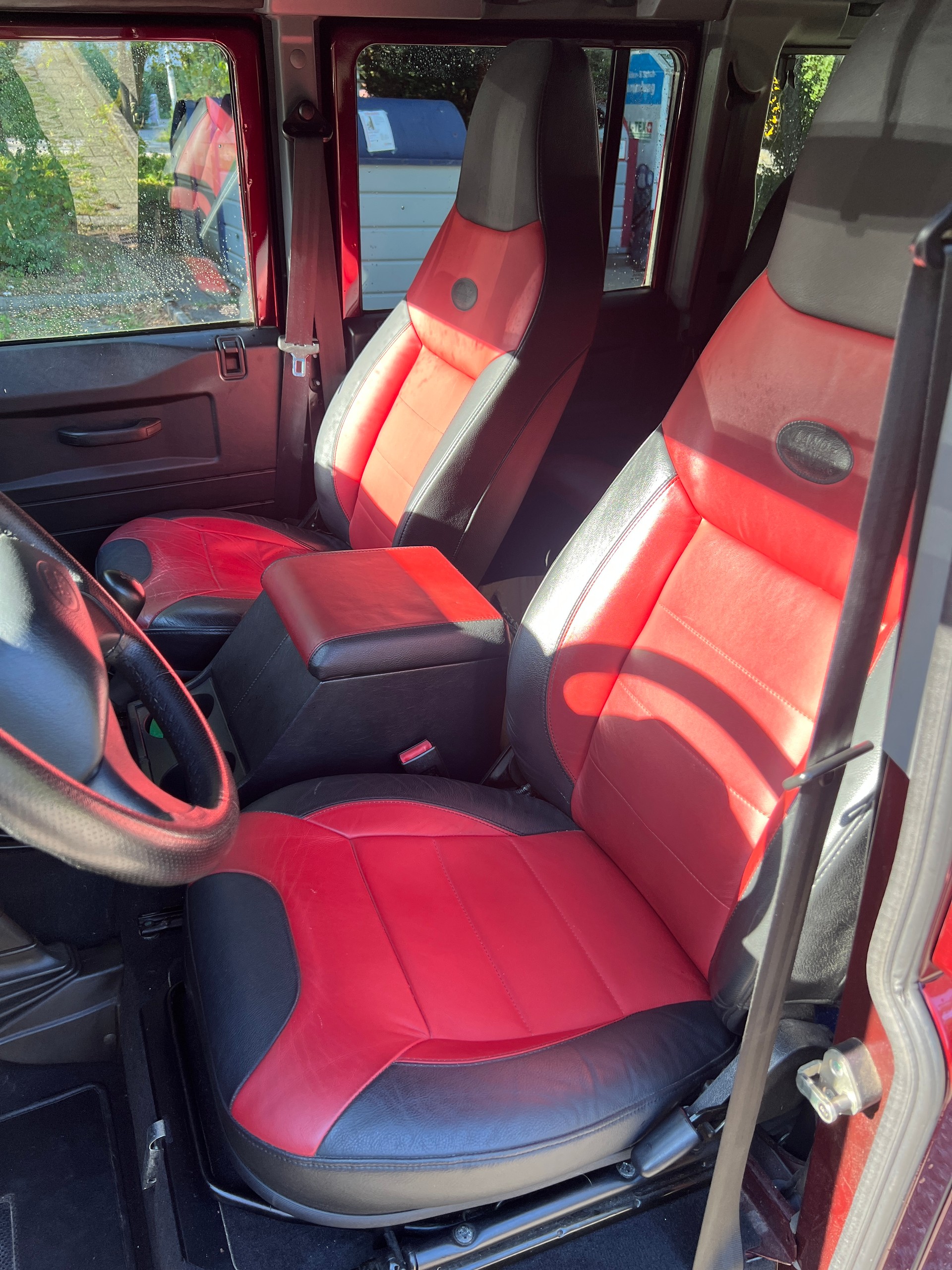 LAND ROVER Defender 110 2.2 TD4 Station Wagon Legend-image-5