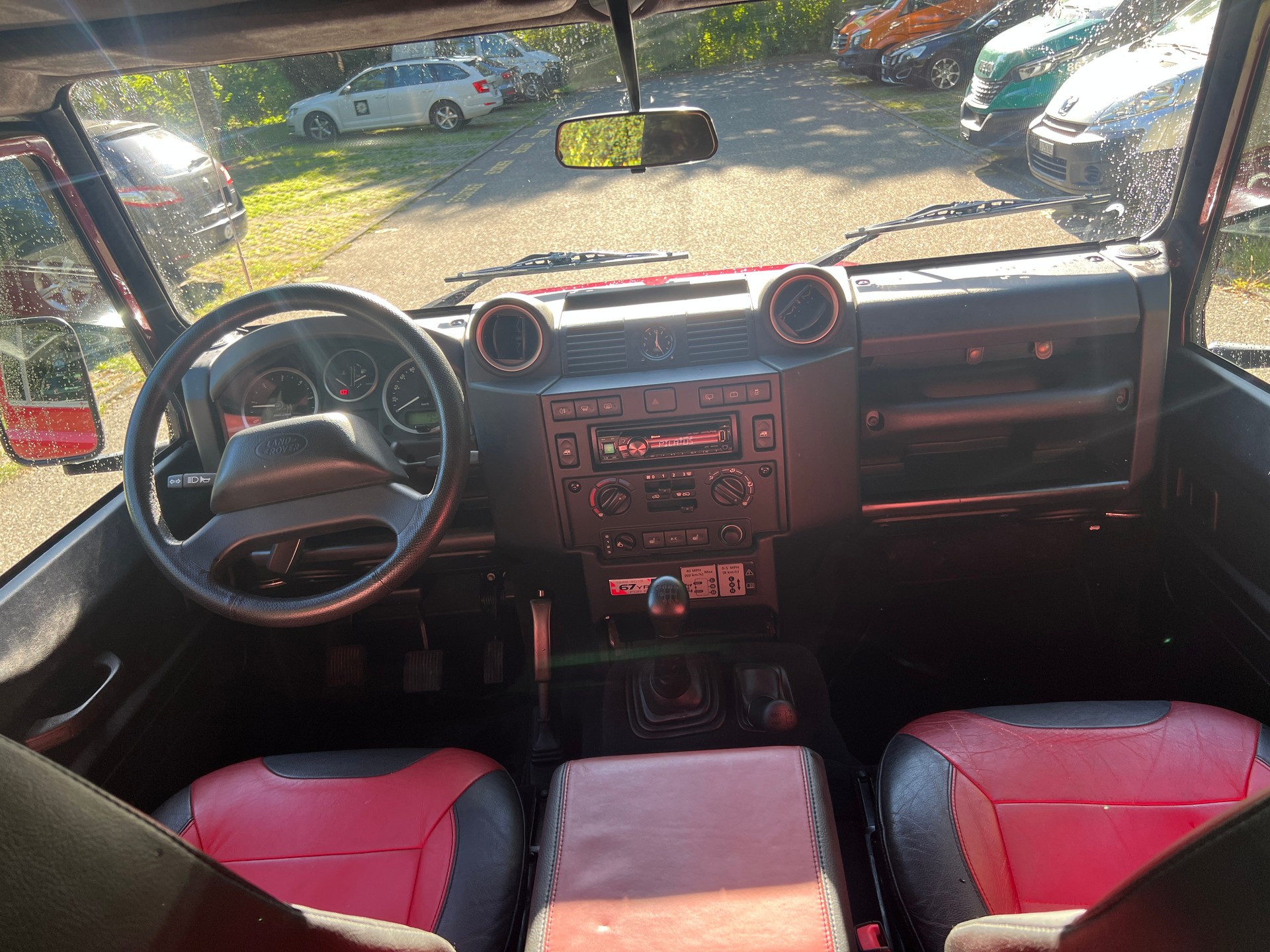 LAND ROVER Defender 110 2.2 TD4 Station Wagon Legend-image-7