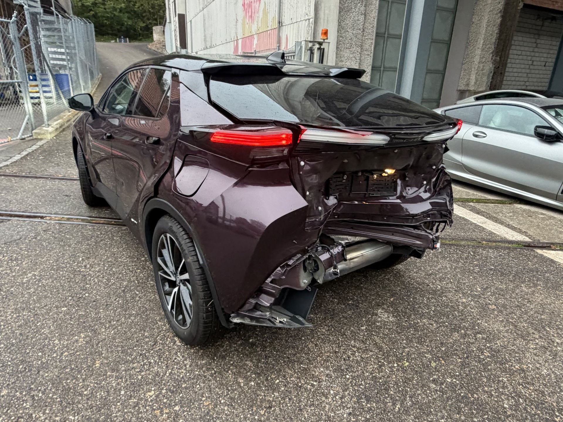 TOYOTA C-HR 2.0 PHEV CVT Style Premiere-image-3