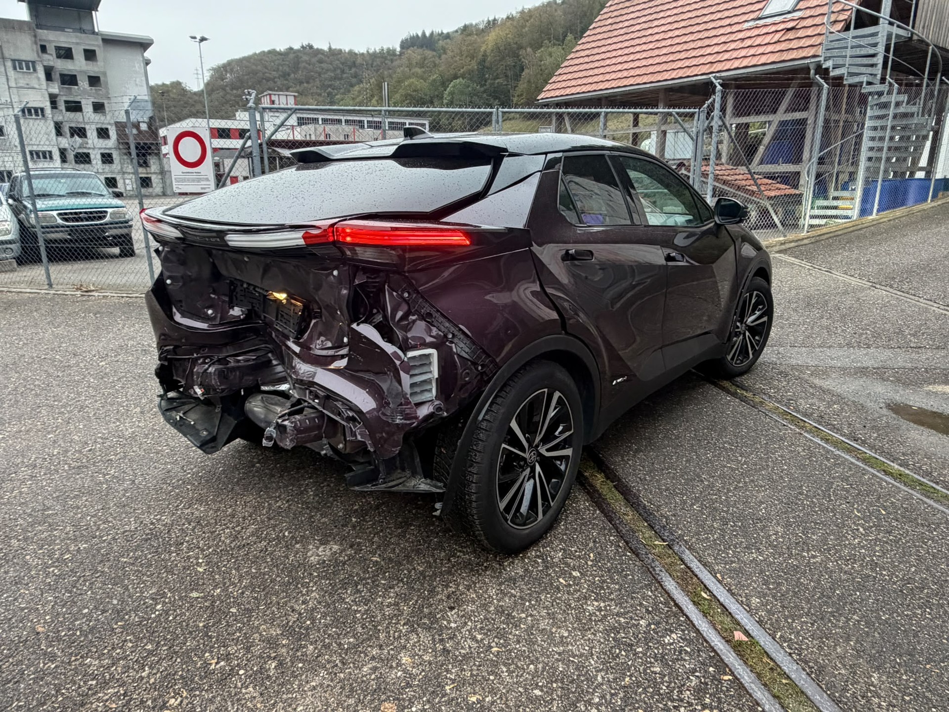 TOYOTA C-HR 2.0 PHEV CVT Style Premiere-image-5