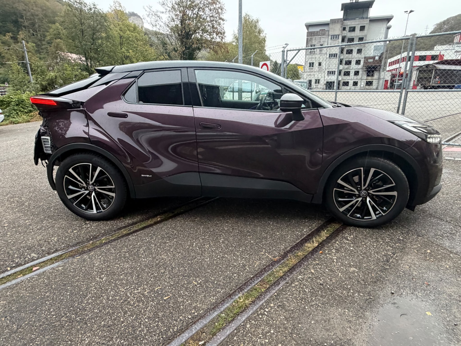 TOYOTA C-HR 2.0 PHEV CVT Style Premiere-image-4