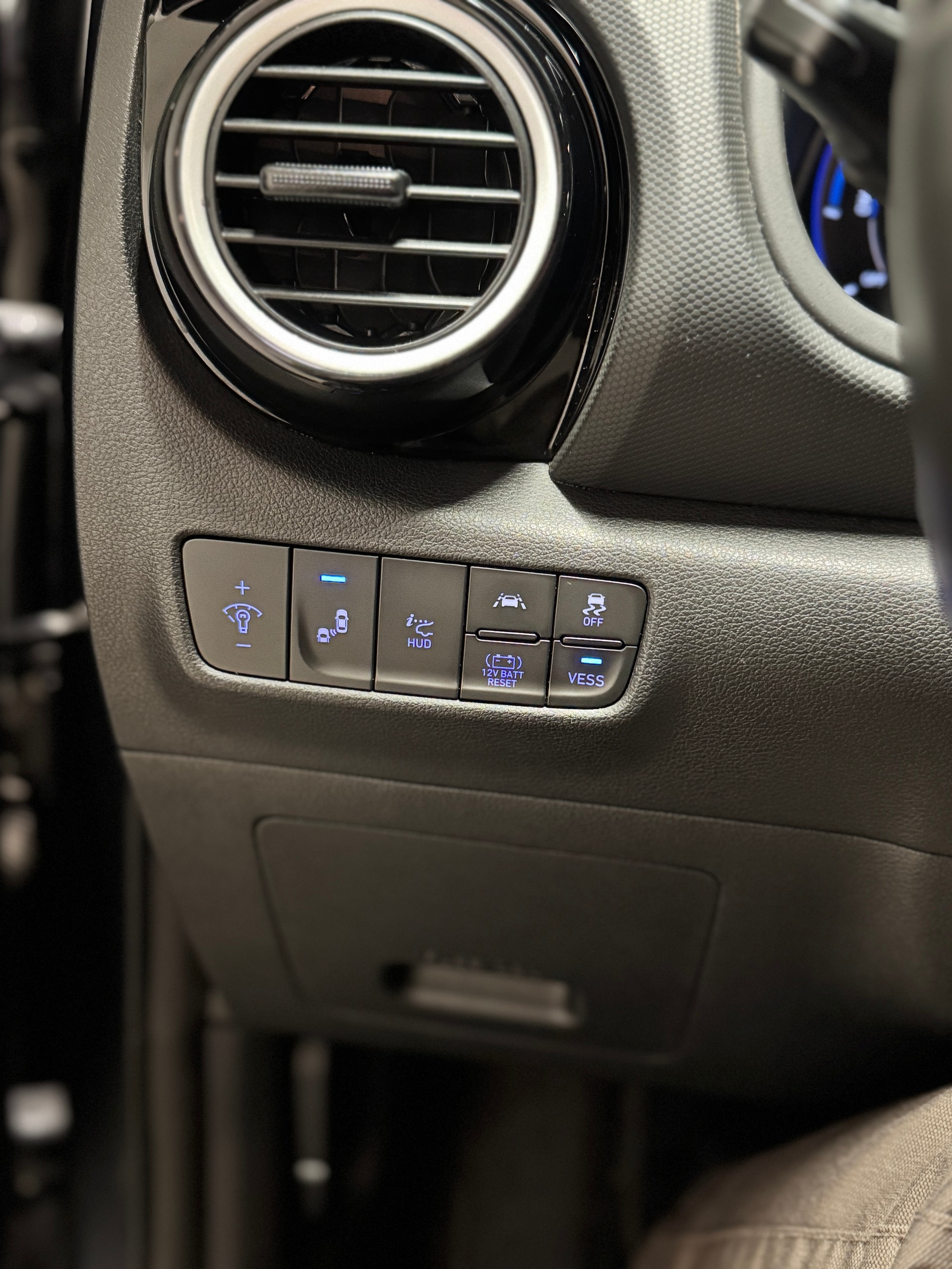 HYUNDAI Kona 1.6 GDi HEV Vertex DCT-image-9