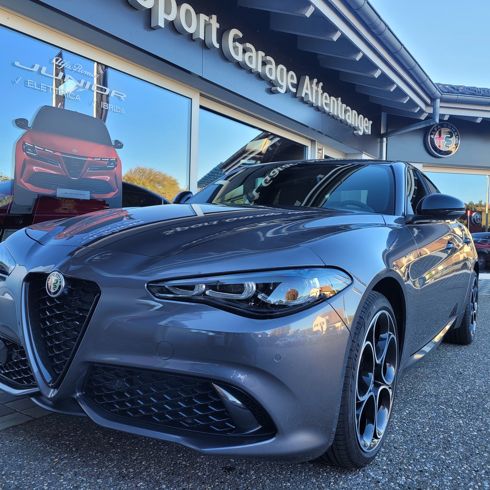 ALFA ROMEO Giulia 2.0 Veloce Q4 AT8 CH Fahrzeug mit 5 Jahren Gratisservice-image-3