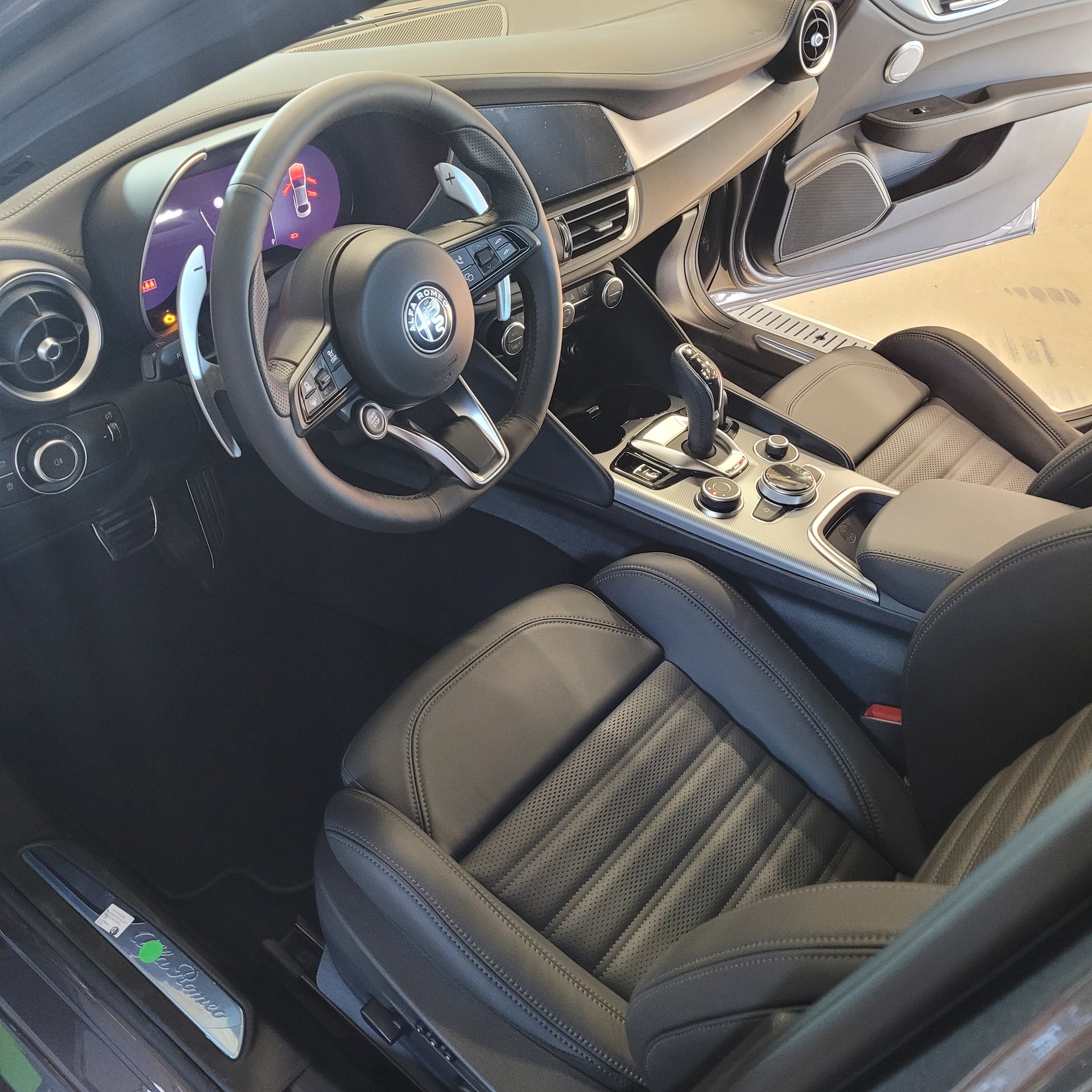 ALFA ROMEO Giulia 2.0 Veloce Q4 AT8 CH Fahrzeug mit 5 Jahren Gratisservice-image-6