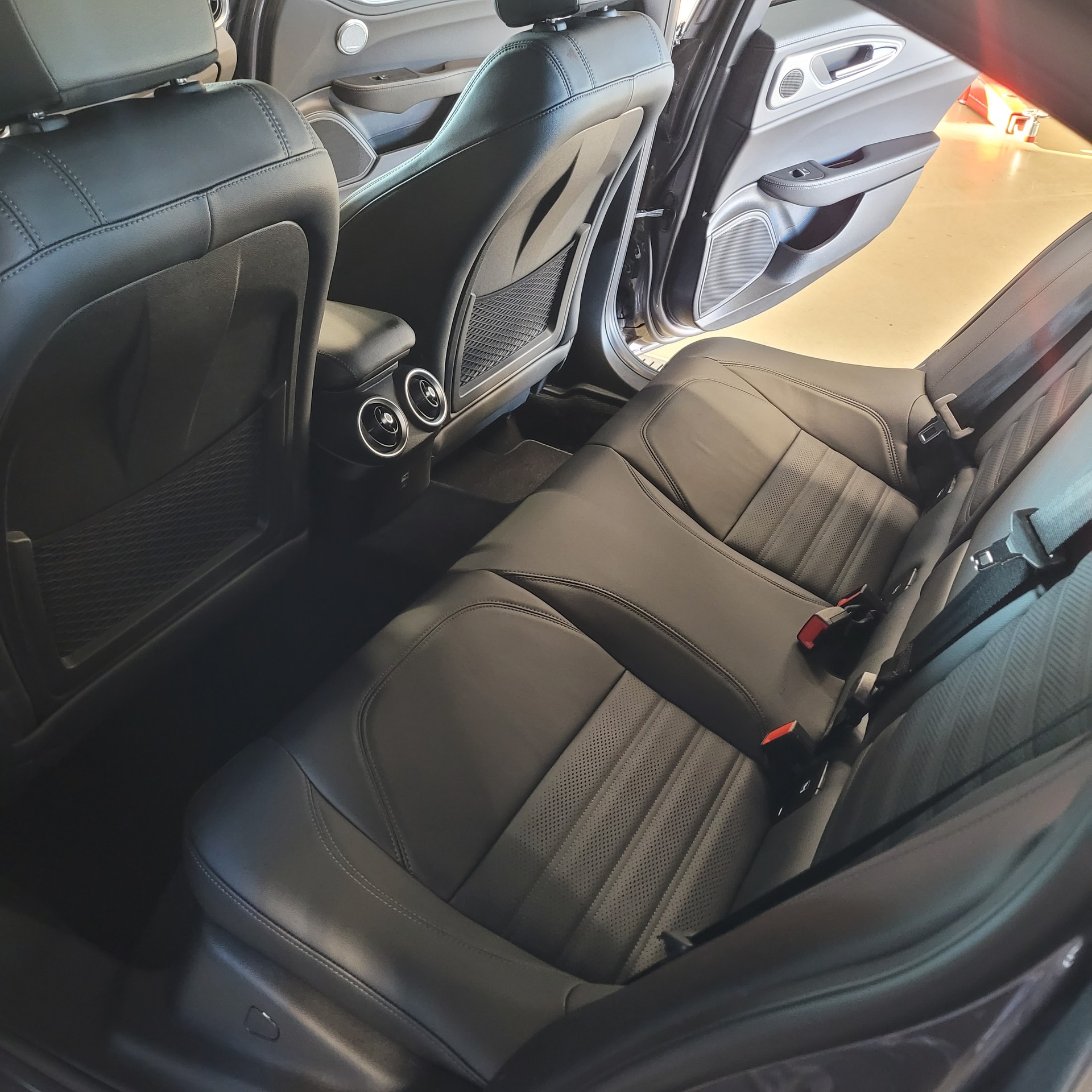 ALFA ROMEO Giulia 2.0 Veloce Q4 AT8 CH Fahrzeug mit 5 Jahren Gratisservice-image-8