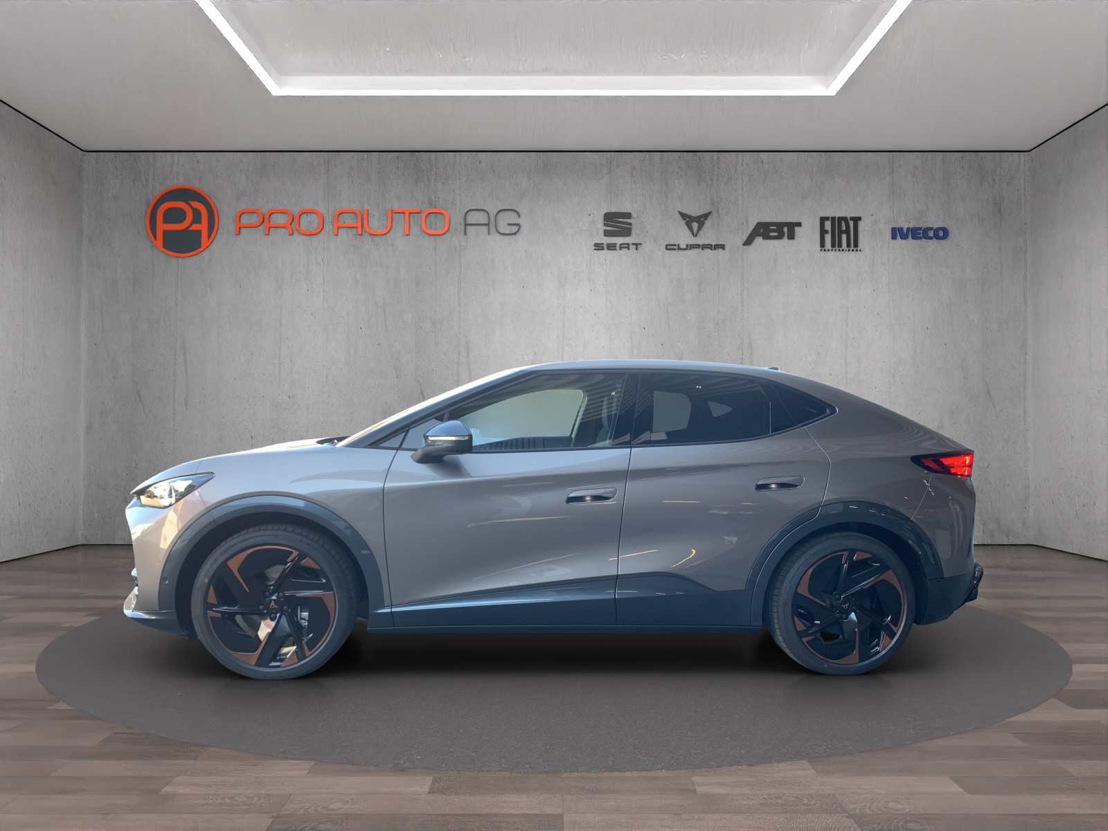 CUPRA Tavascan Type 9 77 kWh VZ Adrenaline-image-1