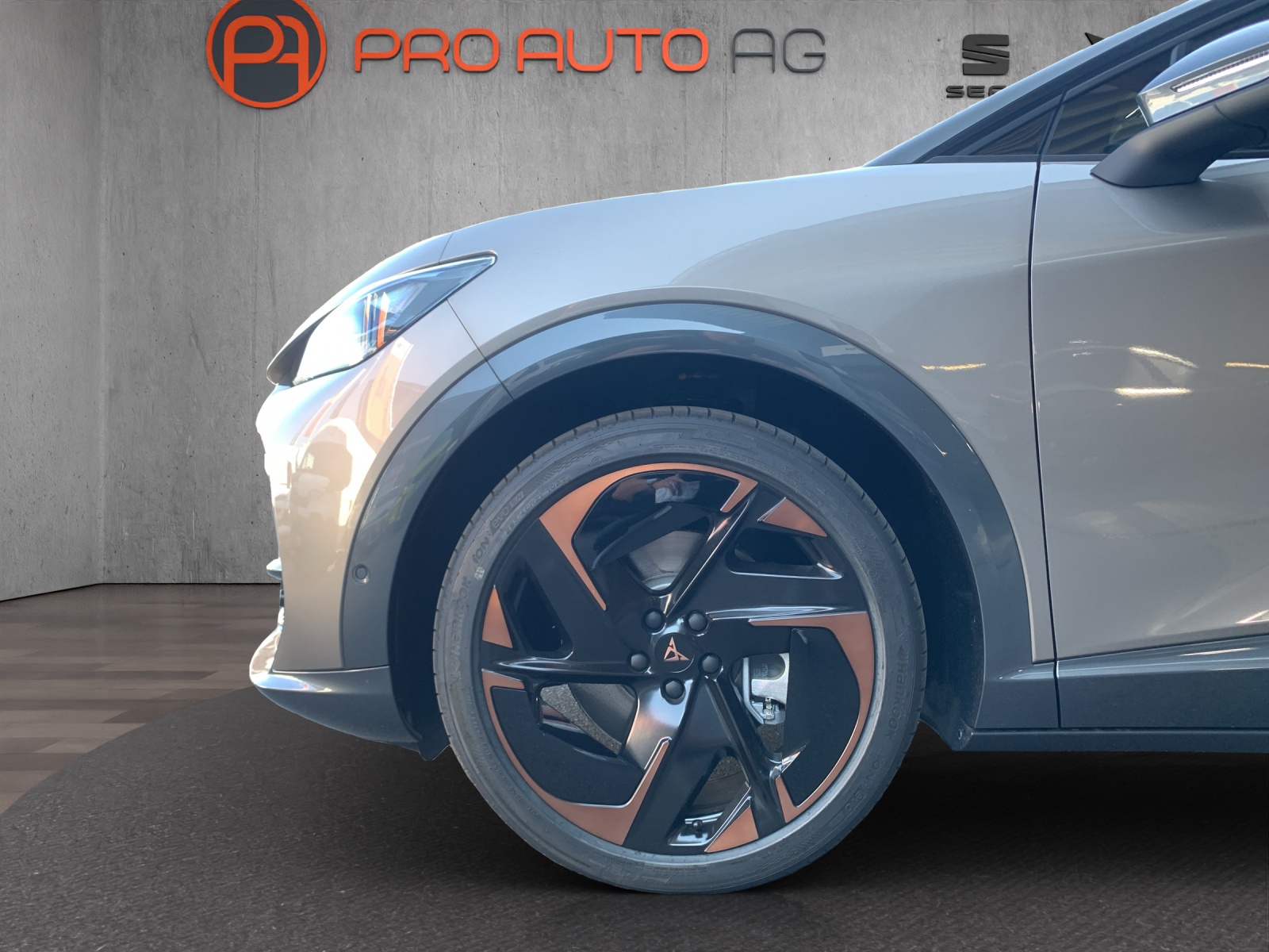 CUPRA Tavascan Type 9 77 kWh VZ Adrenaline-image-16