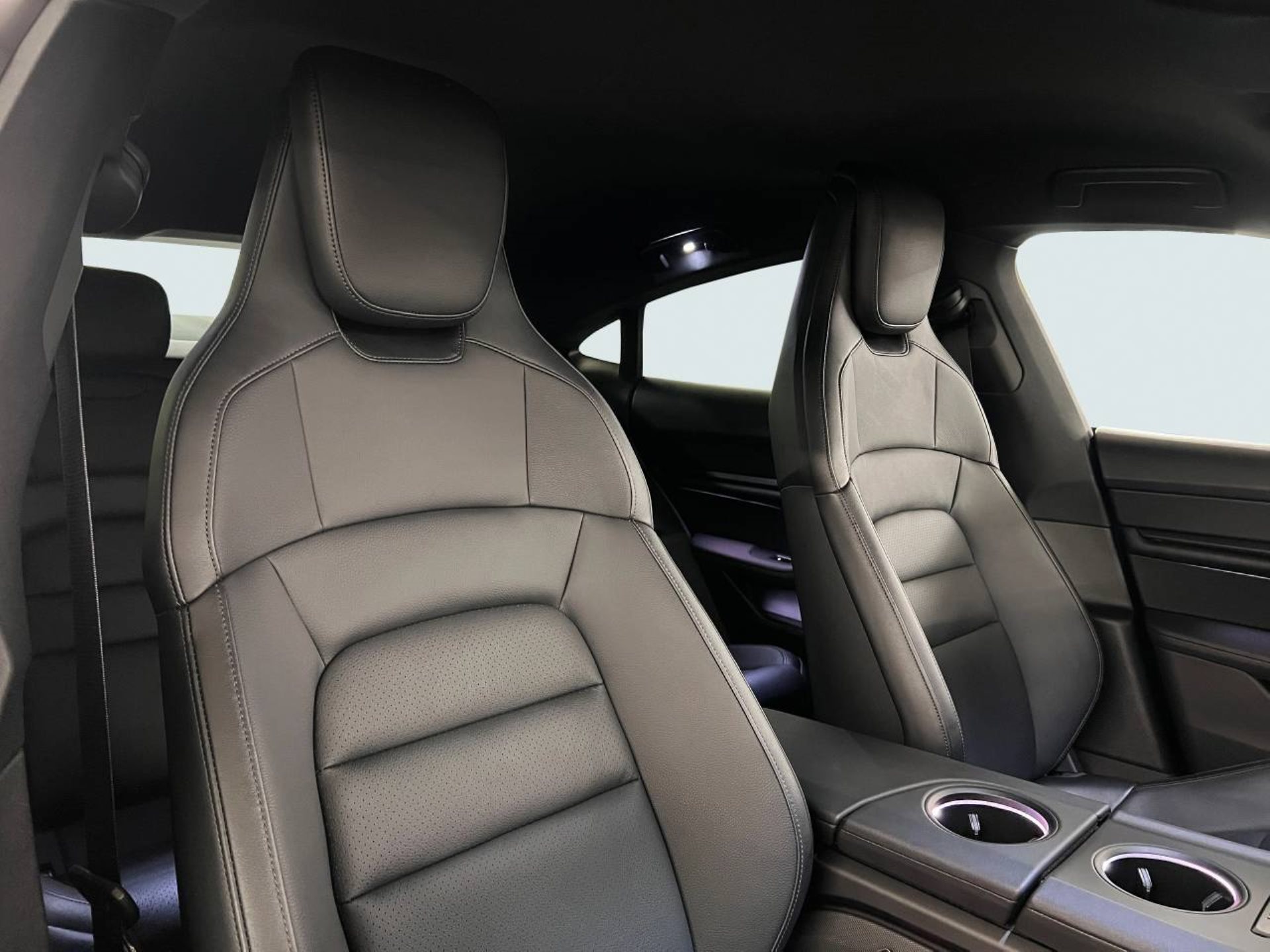PORSCHE Taycan-image-20