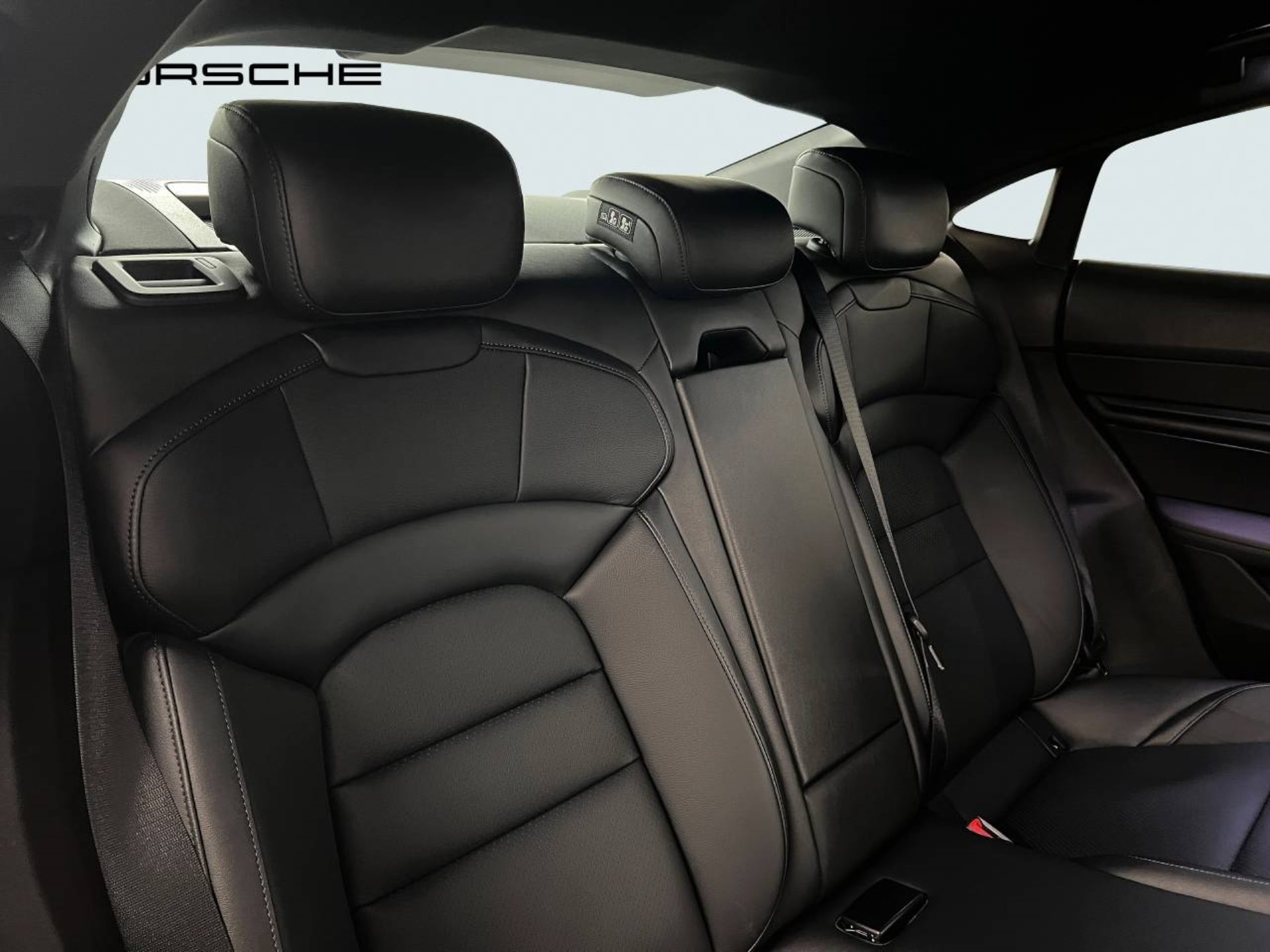 PORSCHE Taycan-image-23