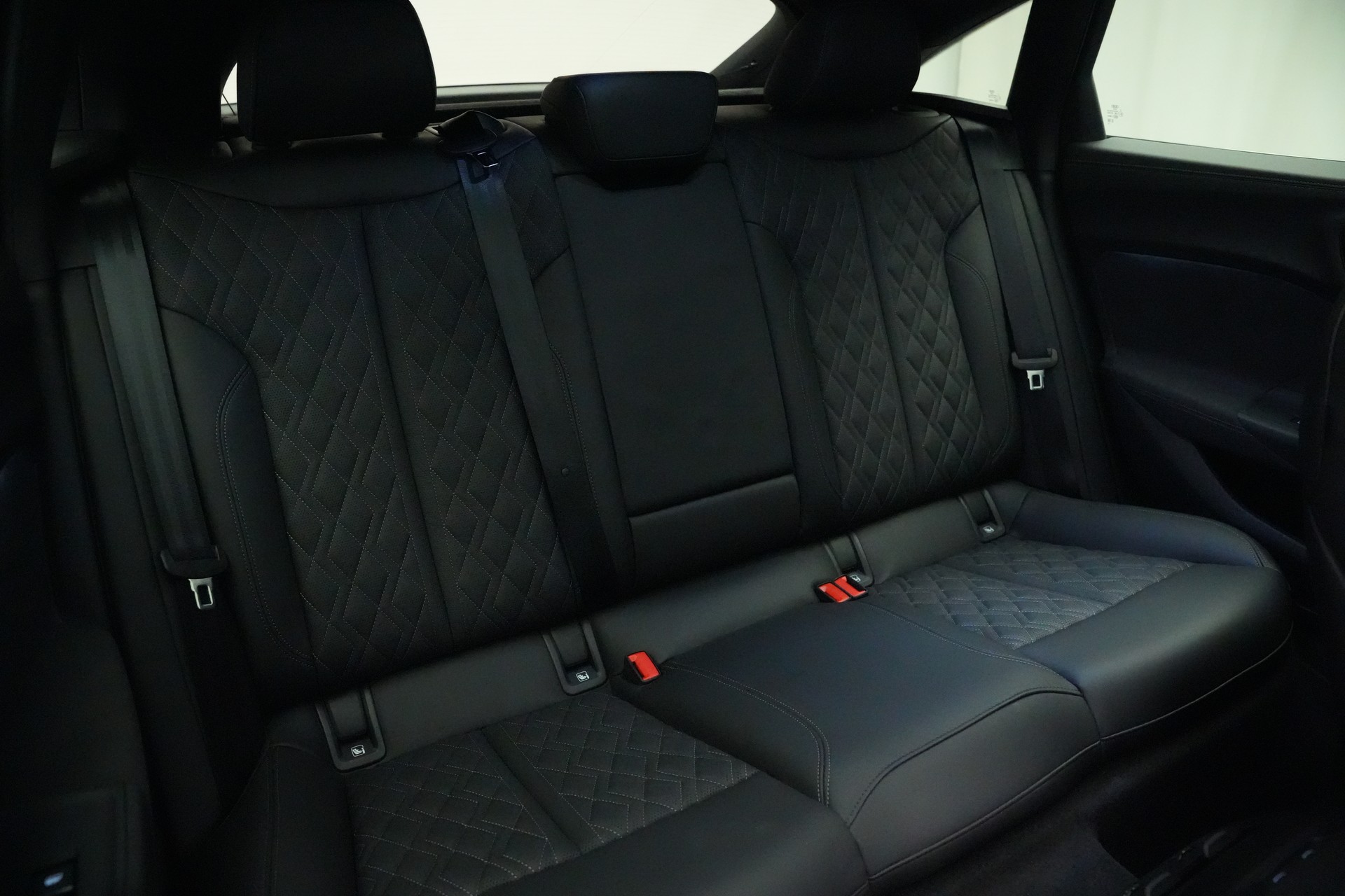 AUDI S5 Limousine TFSI quattro S tronic *Werksgarantie* *Panorama*-image-15