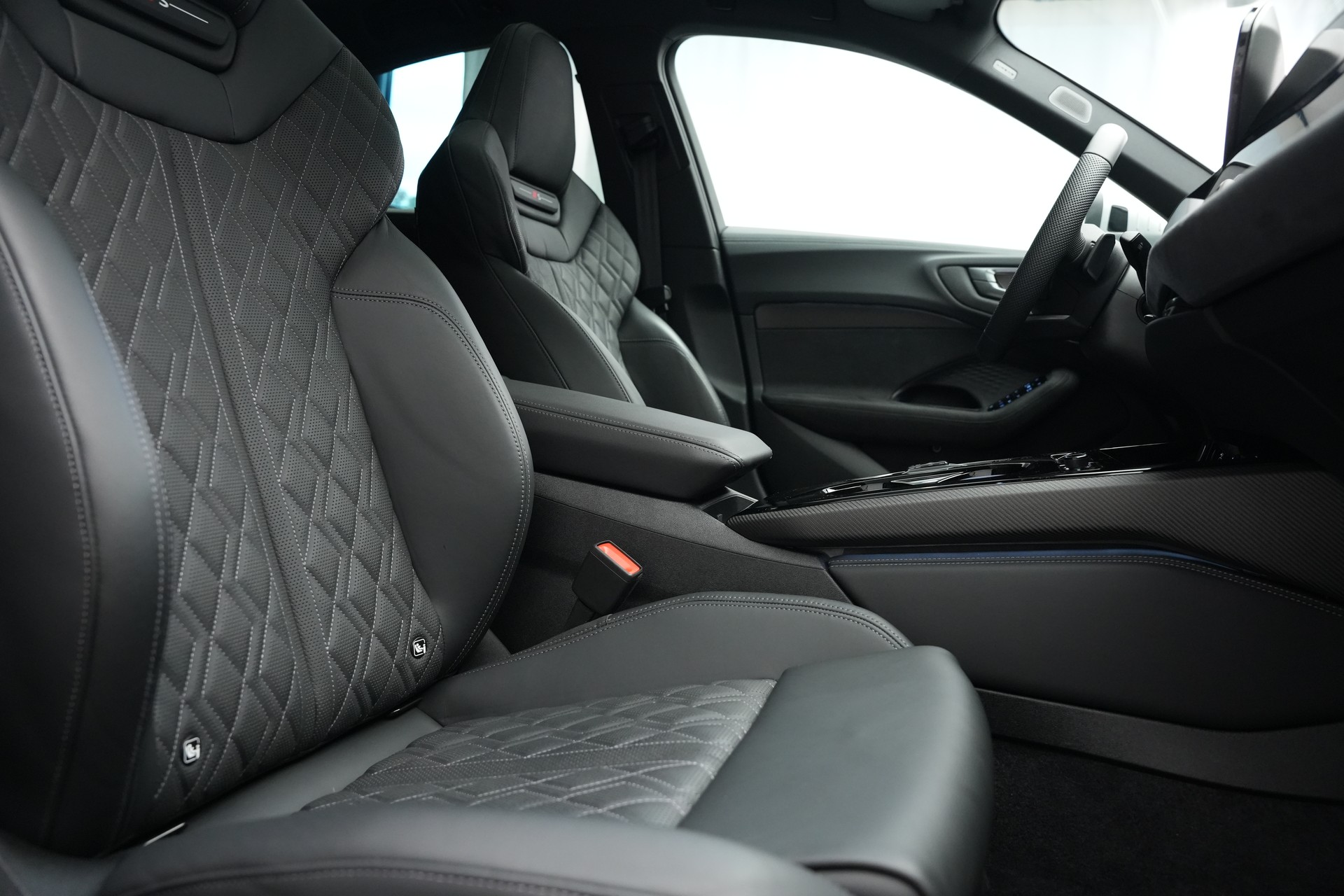 AUDI S5 Limousine TFSI quattro S tronic *Werksgarantie* *Panorama*-image-14