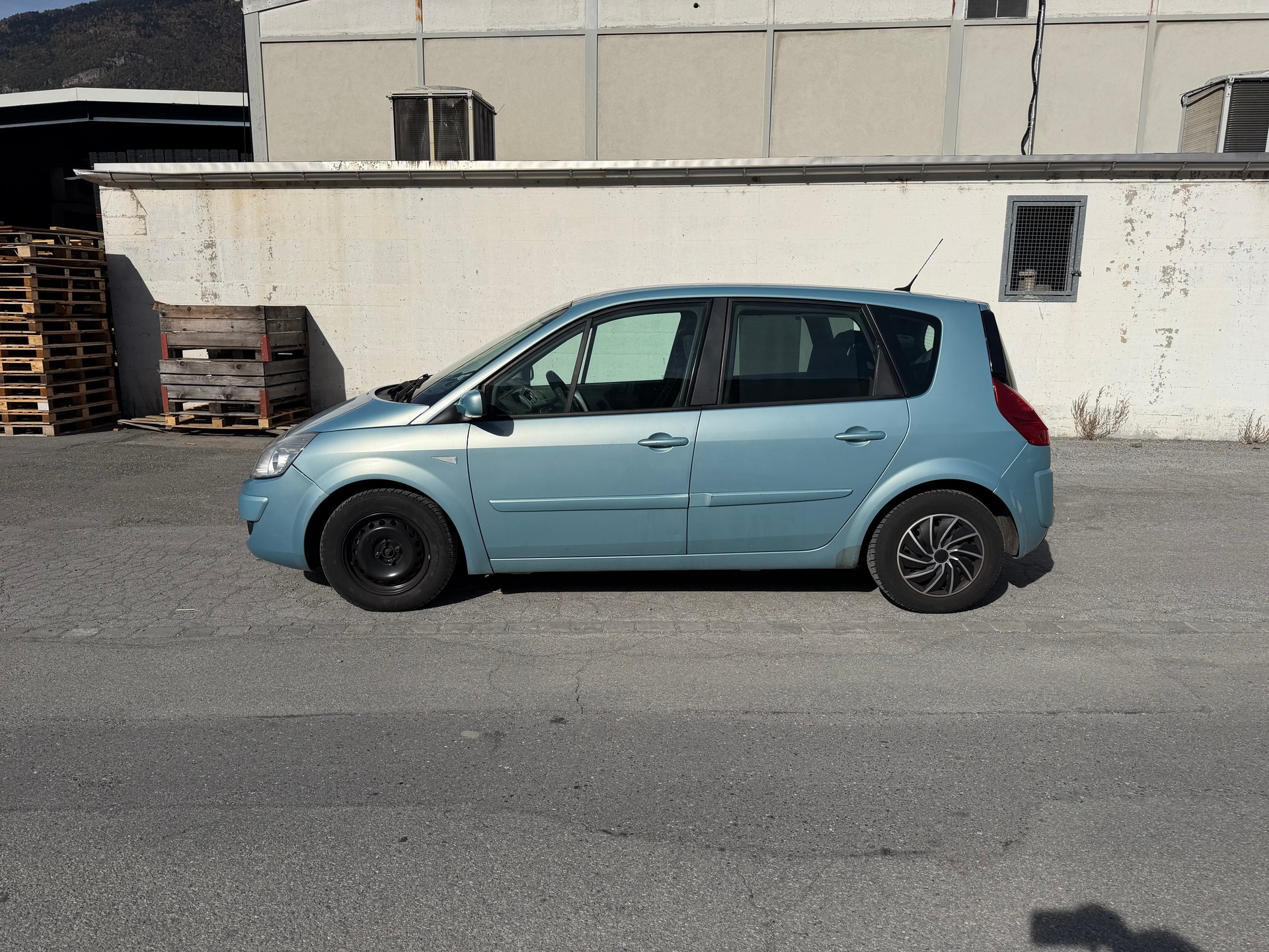 RENAULT Scénic 1.5 dCi Expression-image-1