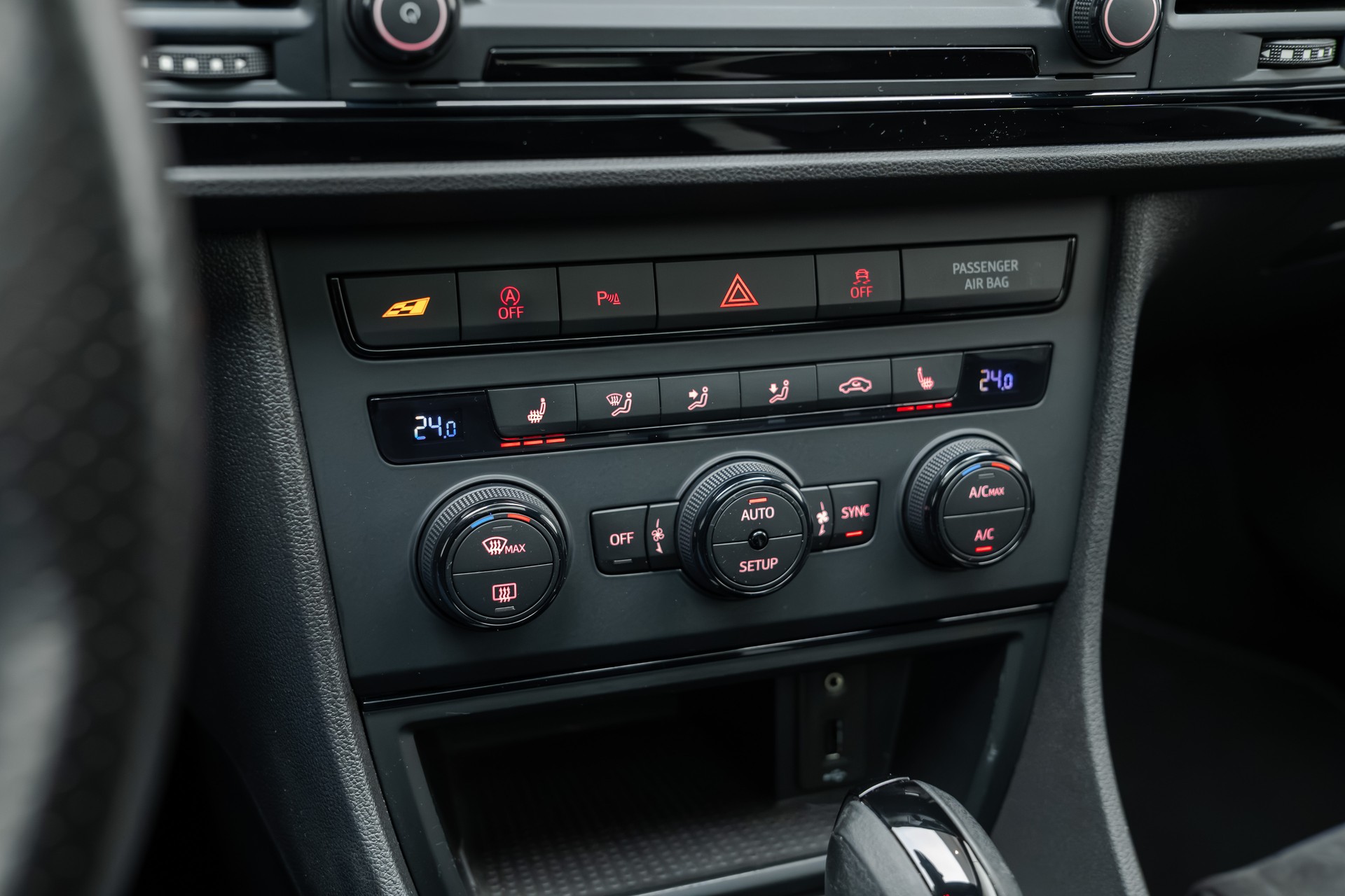 SEAT Leon 2.0 TSI Cupra 290 DSG-image-10