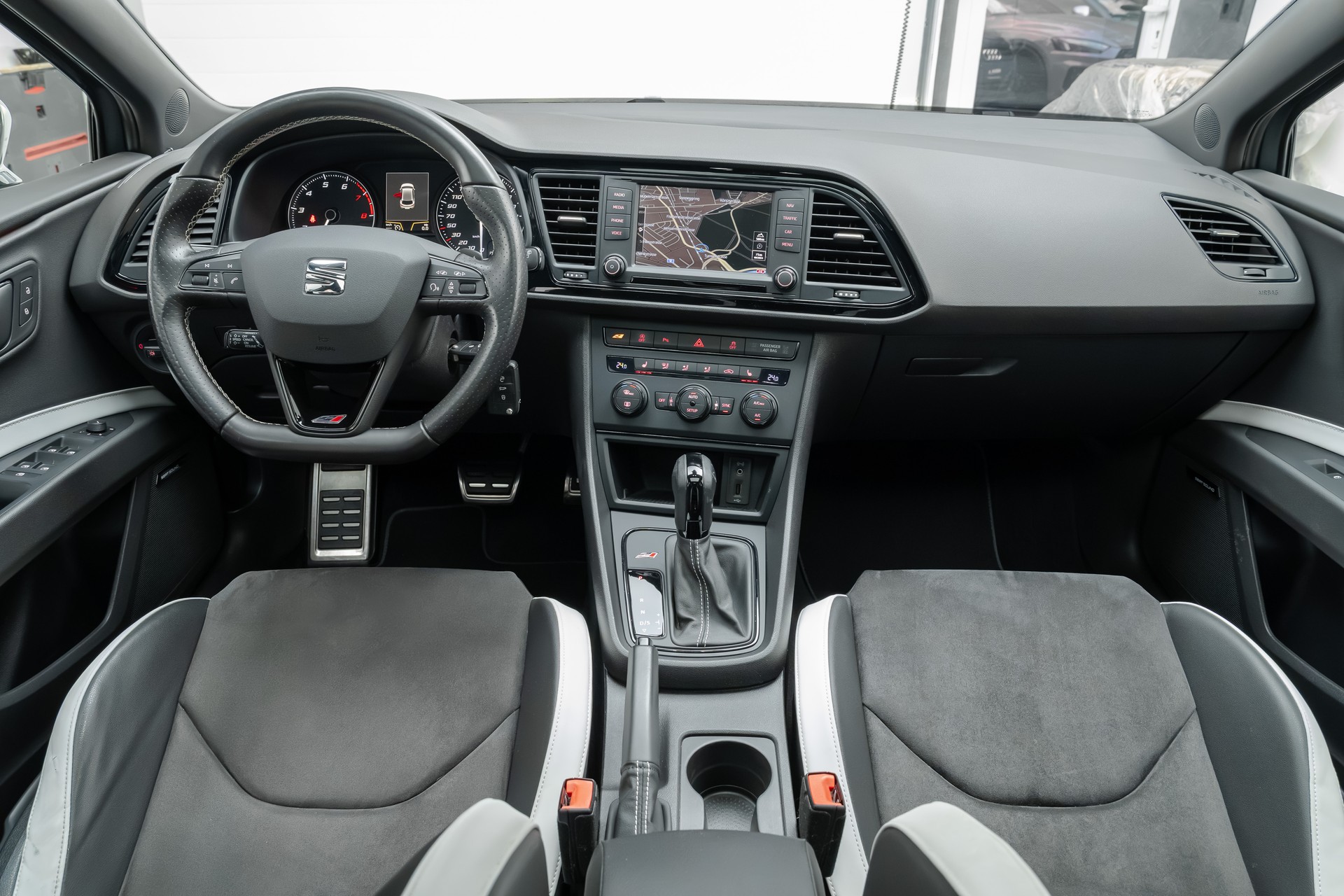 SEAT Leon 2.0 TSI Cupra 290 DSG-image-6
