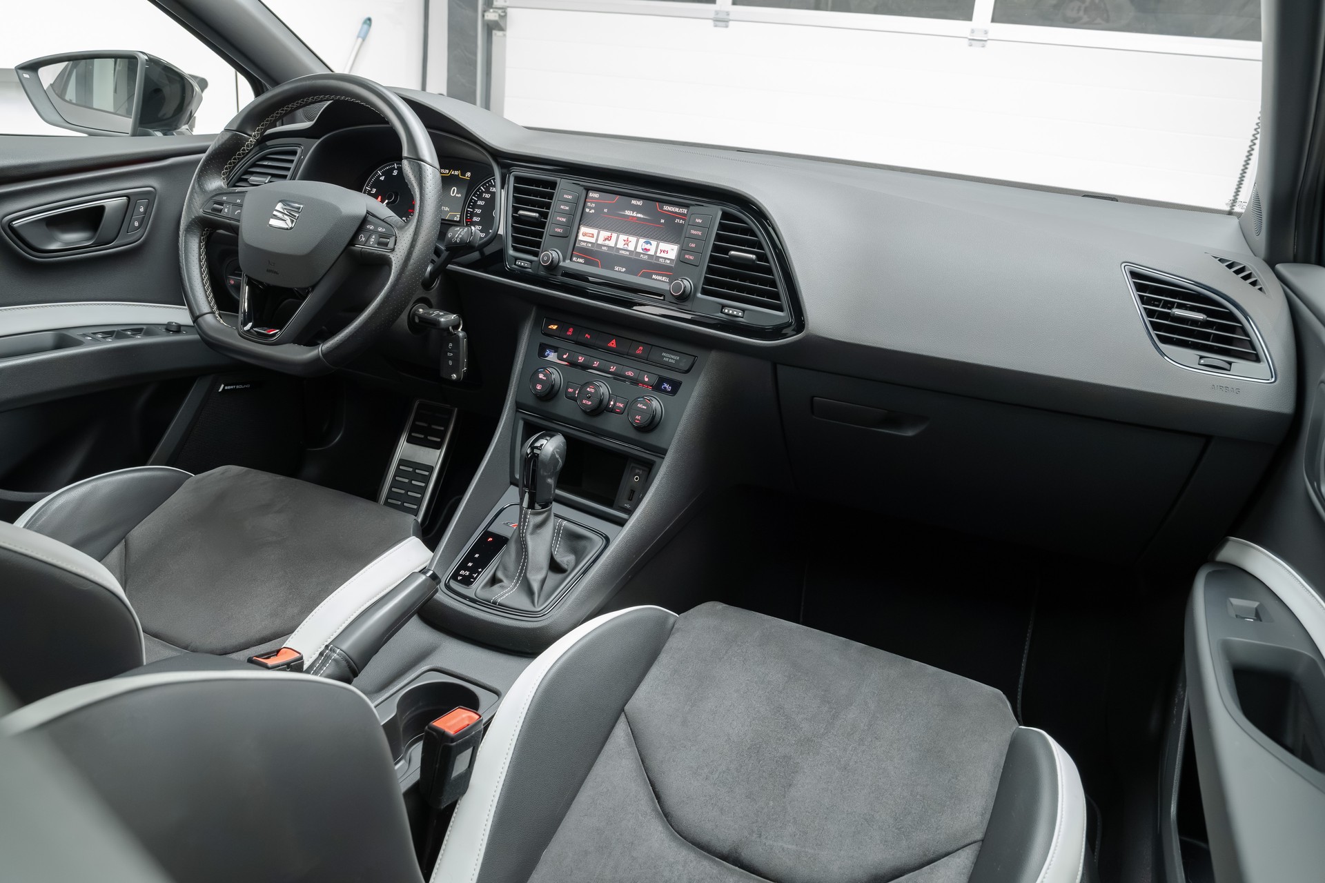 SEAT Leon 2.0 TSI Cupra 290 DSG-image-7