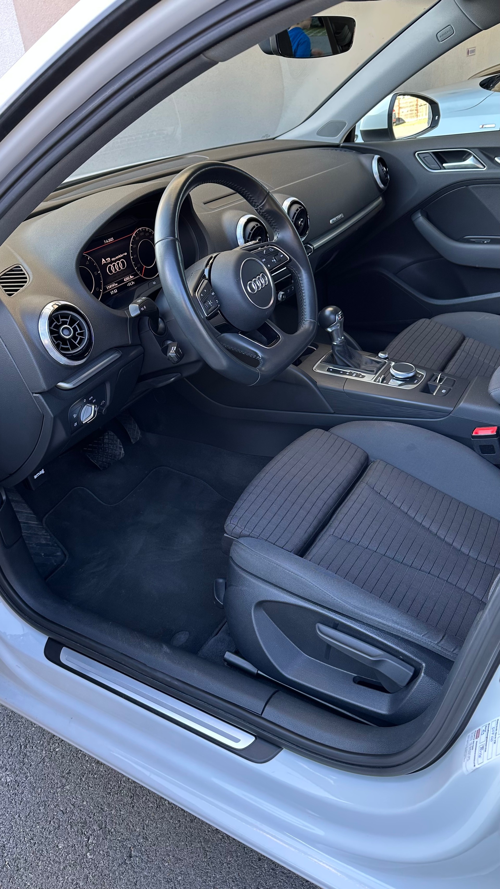 AUDI 2.0 TDI 184 Sport qu. S-Tronic-image-3