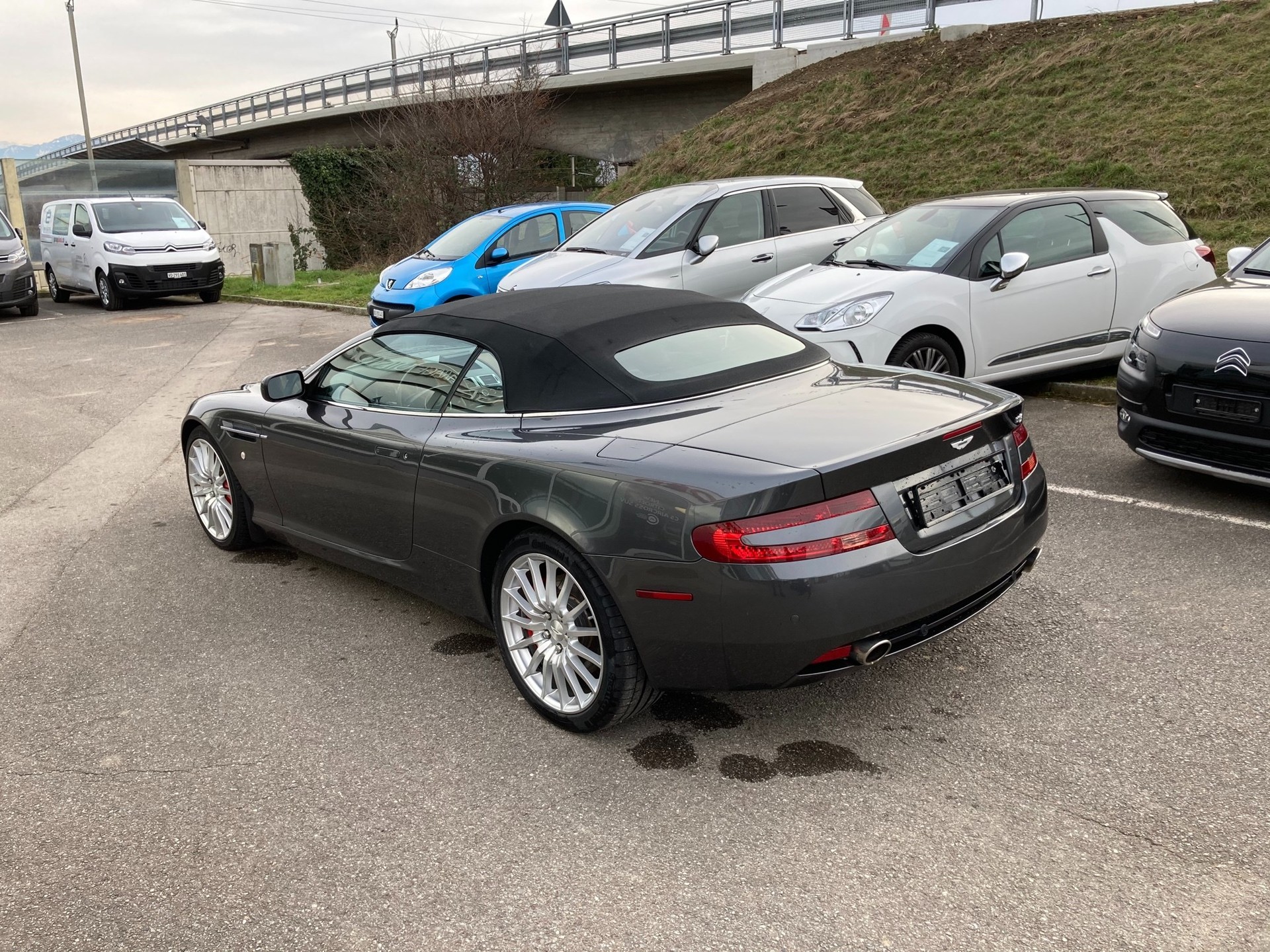 ASTON MARTIN DB9 Volante Touchtronic 2-image-11