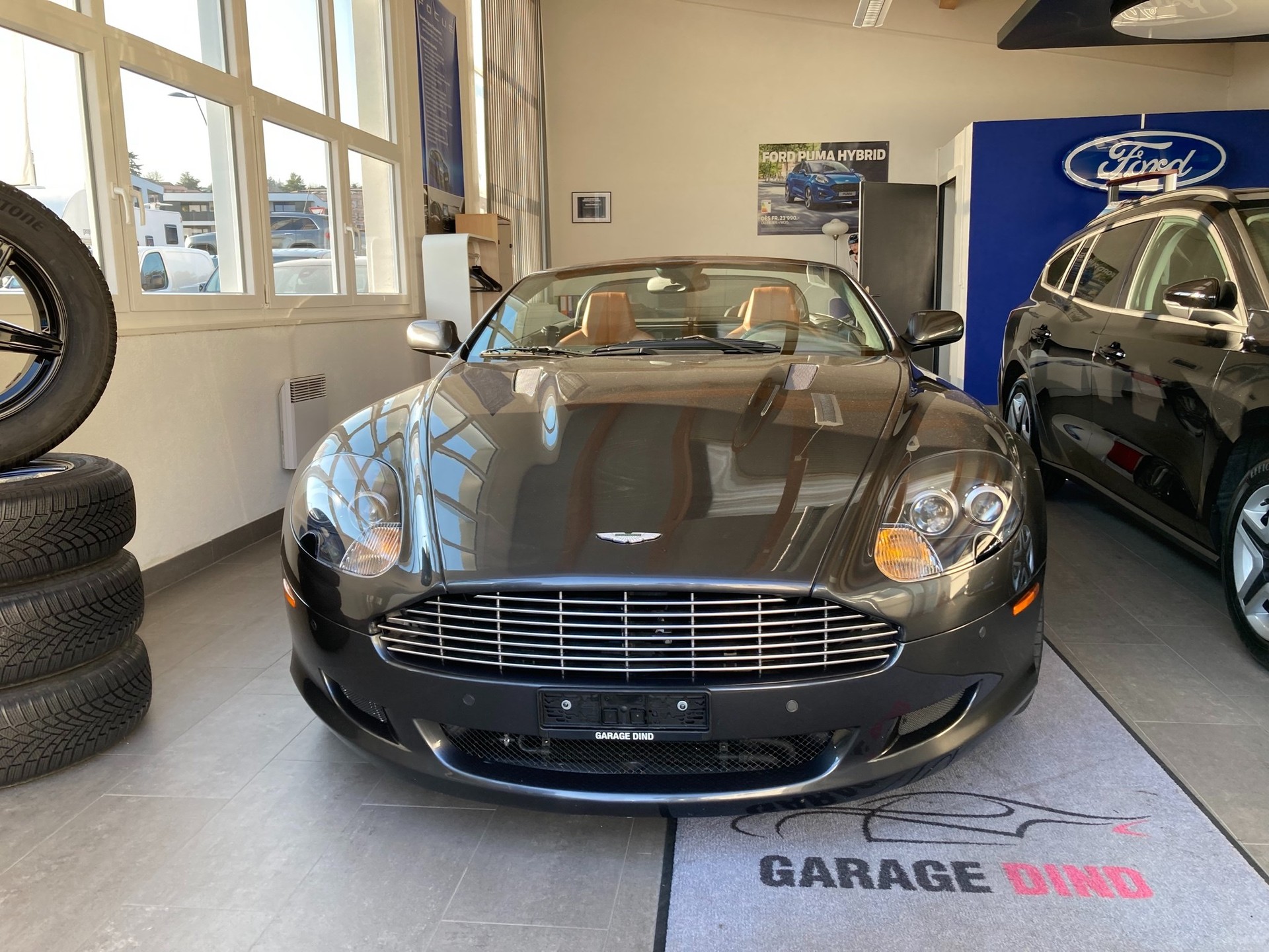 ASTON MARTIN DB9 Volante Touchtronic 2-image-1
