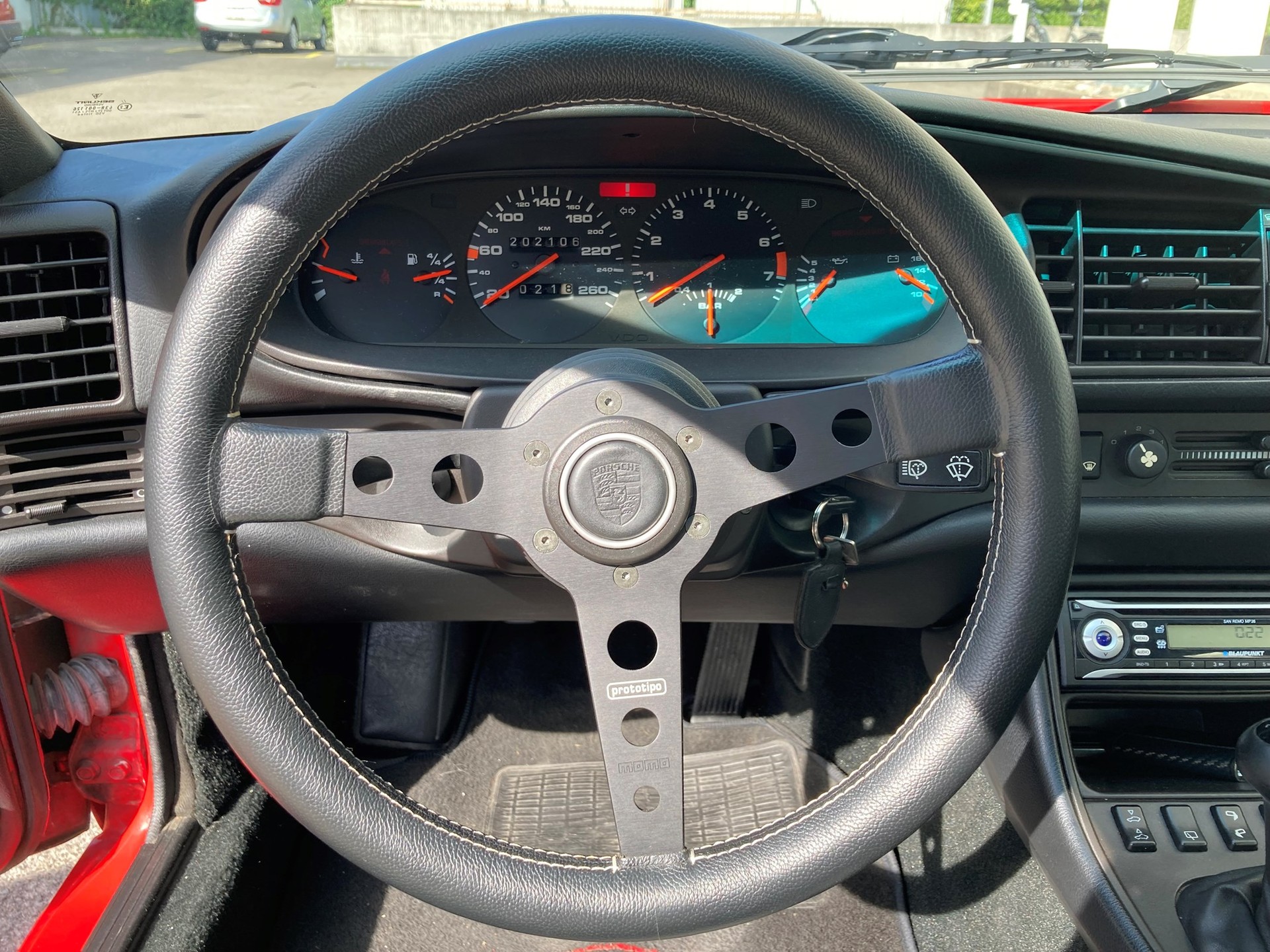 PORSCHE 944 Turbo-image-4