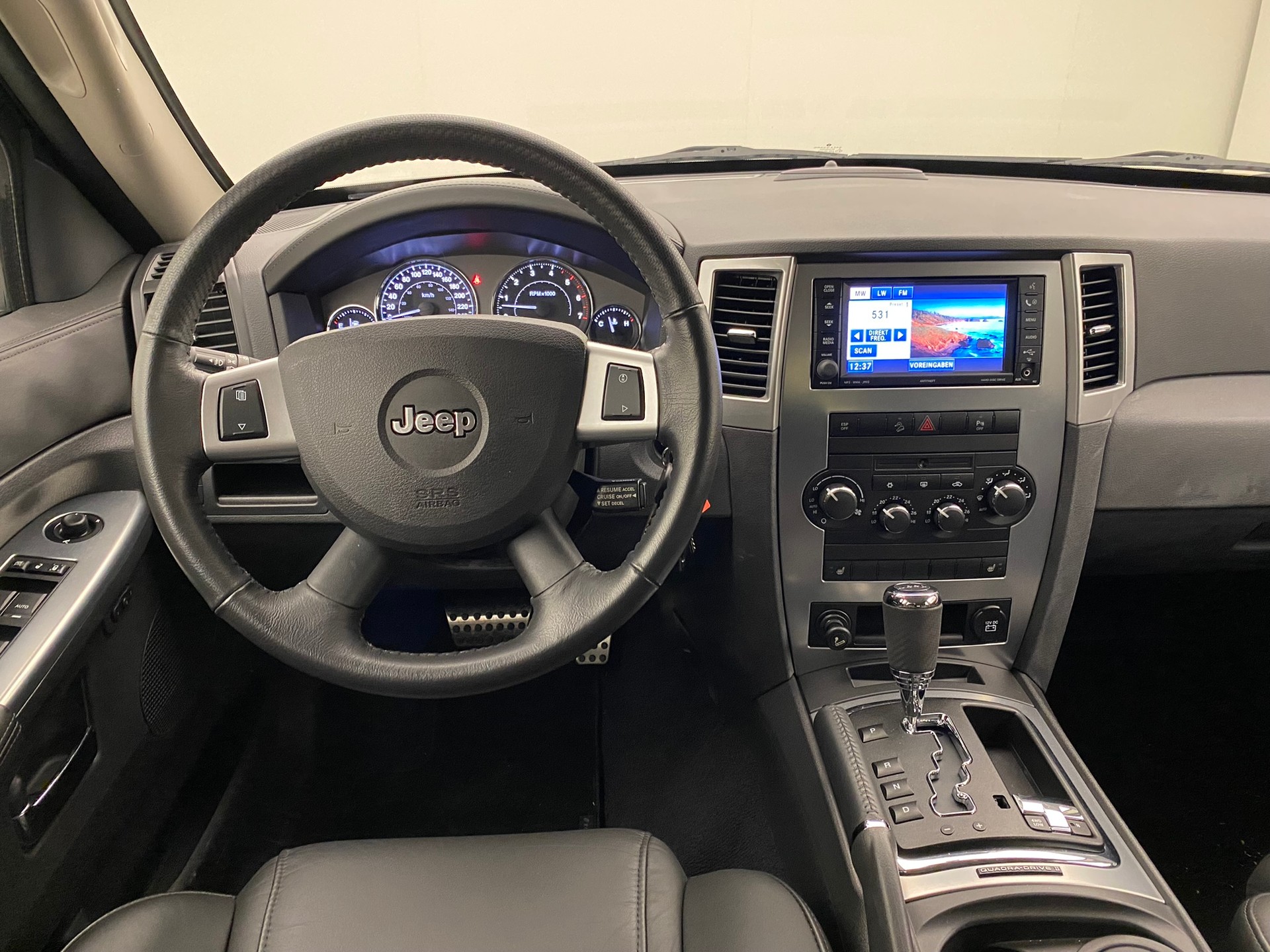 JEEP Grand Cherokee 3.0CRD LTD-image-8