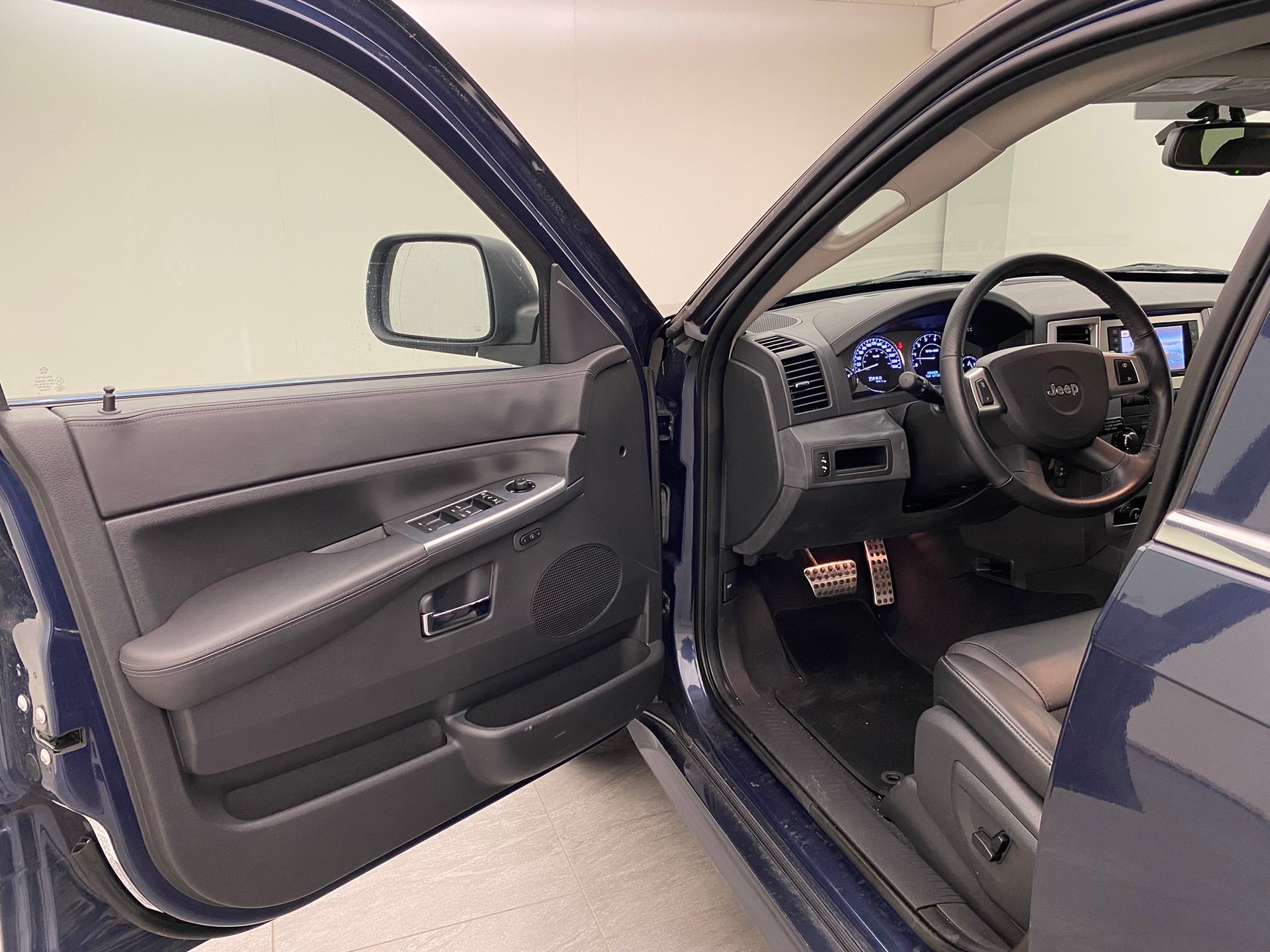 JEEP Grand Cherokee 3.0CRD LTD-image-9