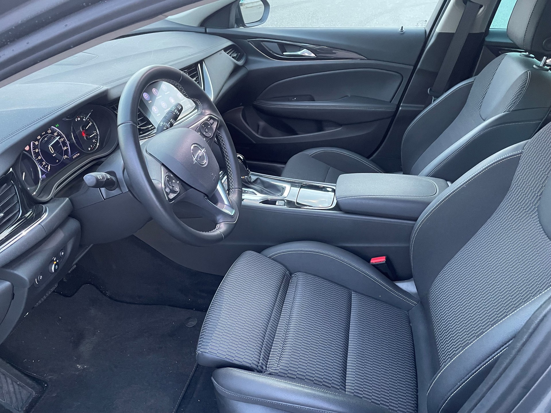OPEL Insignia 1.6 CDTI Sports Tourer Excellence Automatic-image-7