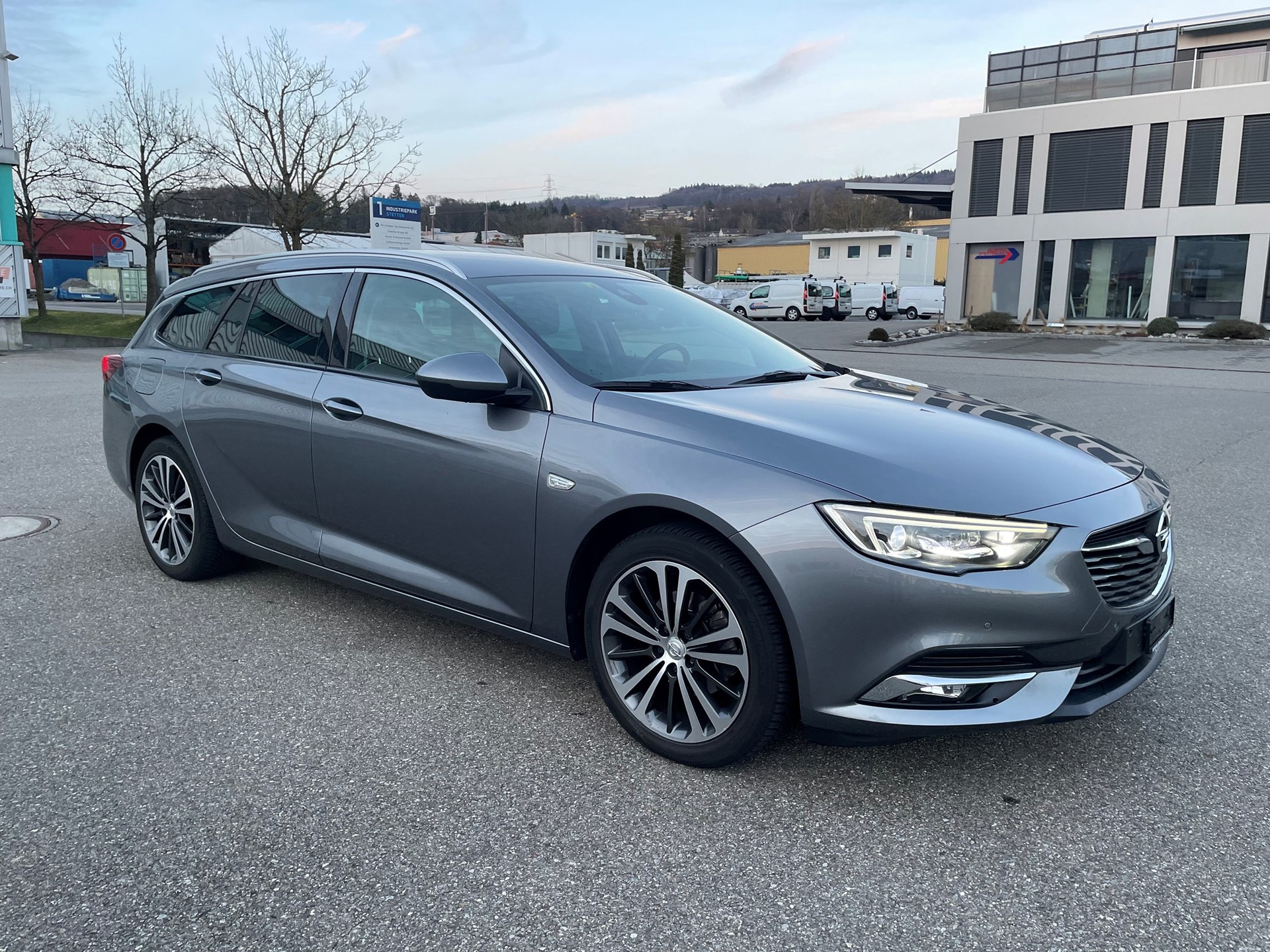 OPEL Insignia 1.6 CDTI Sports Tourer Excellence Automatic-image-2