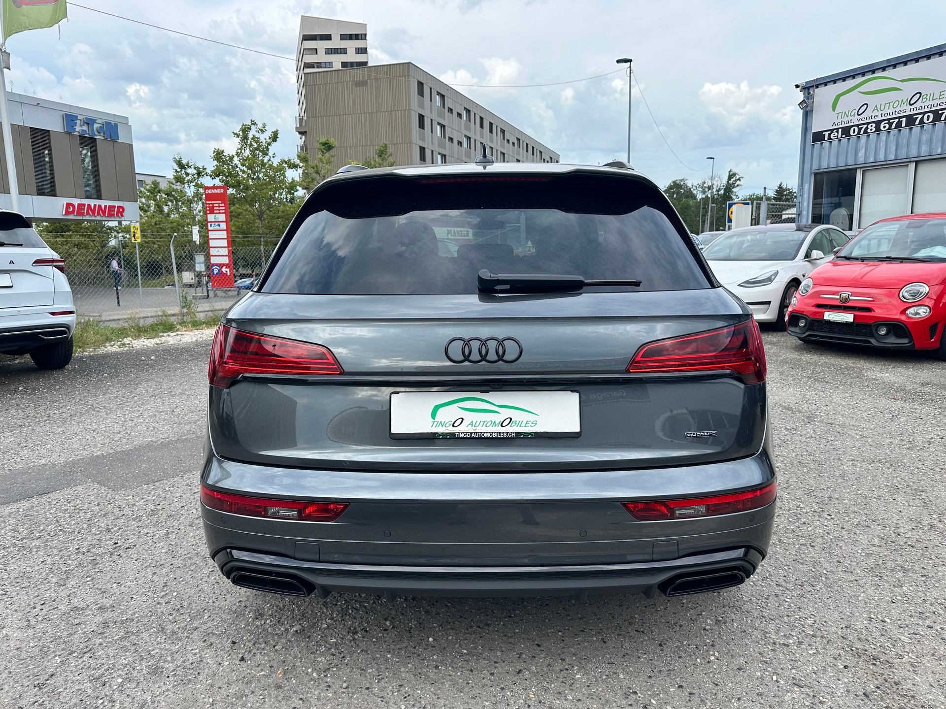 AUDI Q5 45 TFSI S-line Black Edition quattro S-tronic-image-8