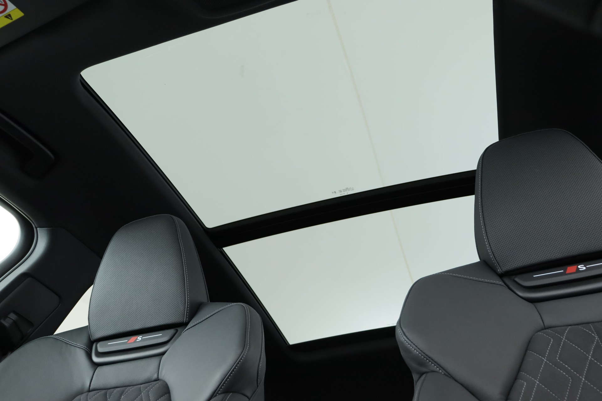 AUDI Q6 e-tron quattro-image-12