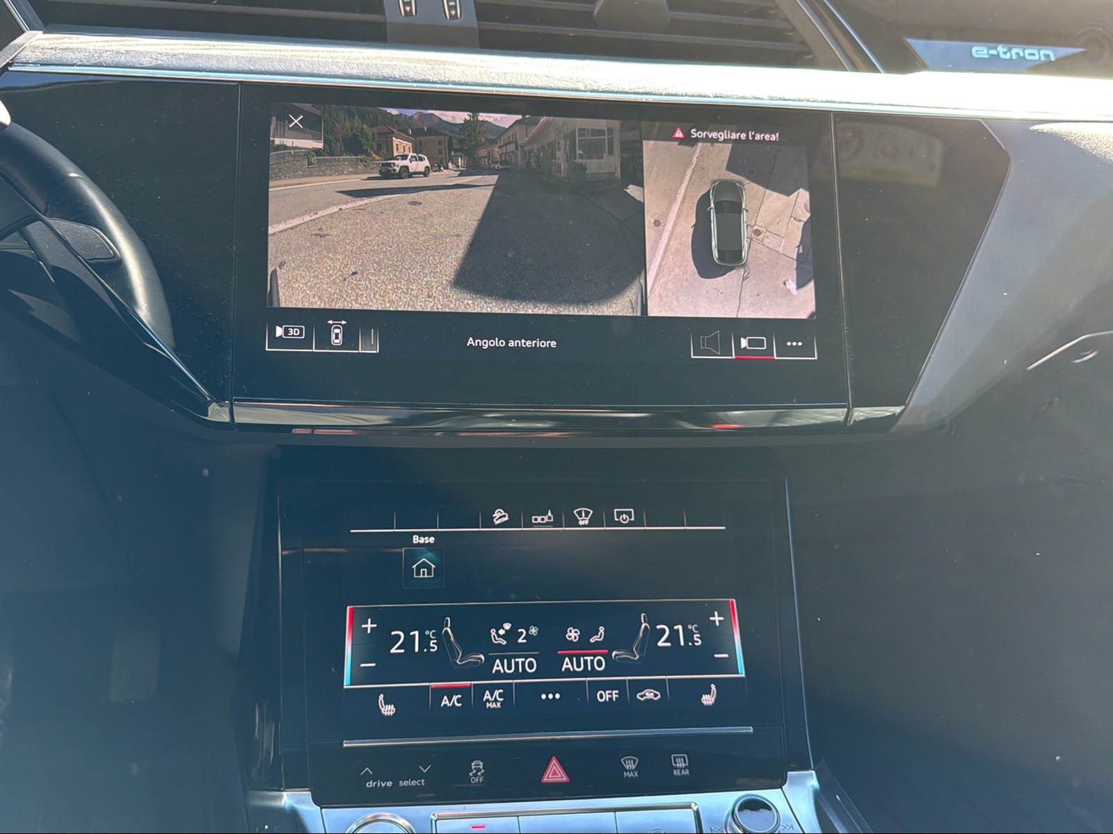AUDI e-tron 55 Sportback S Line quattro-image-13