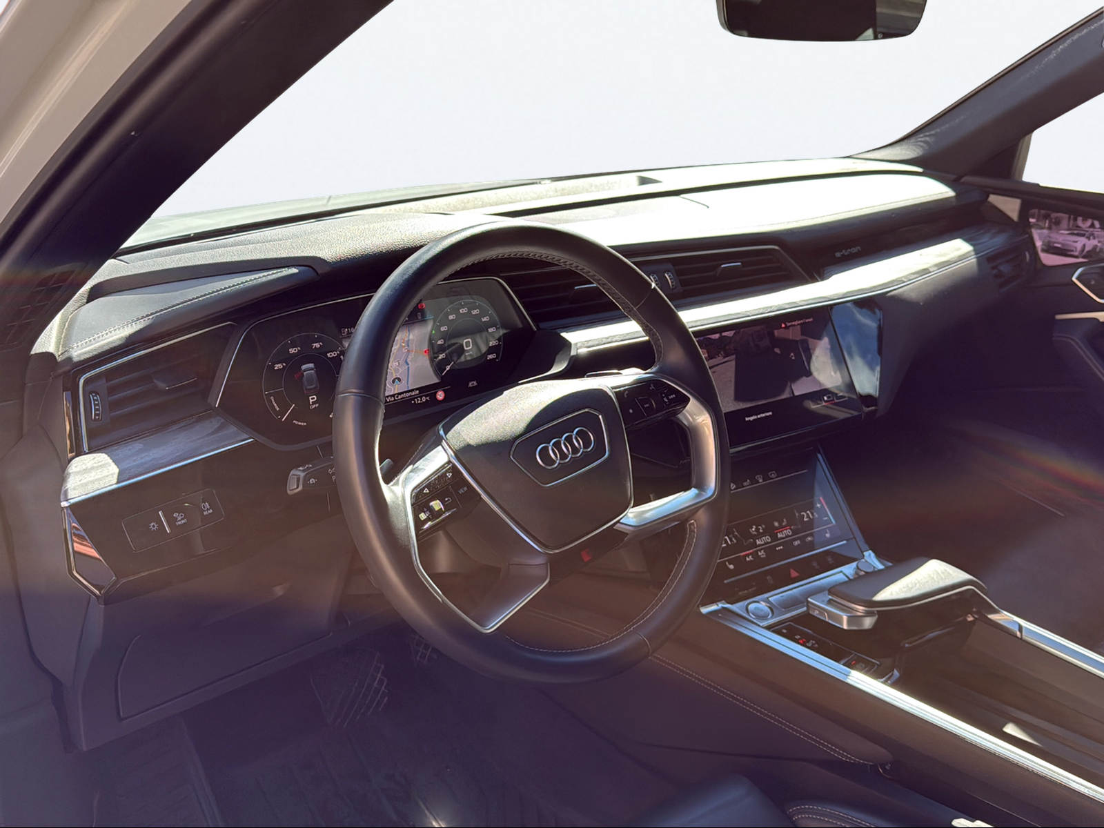 AUDI e-tron 55 Sportback S Line quattro-image-11