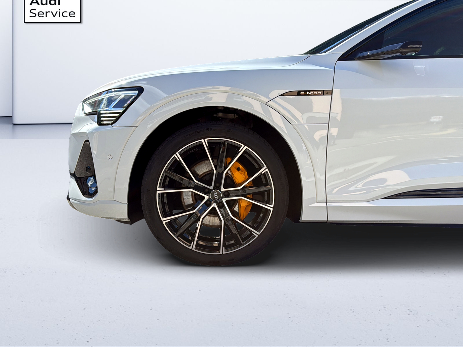 AUDI e-tron 55 Sportback S Line quattro-image-8