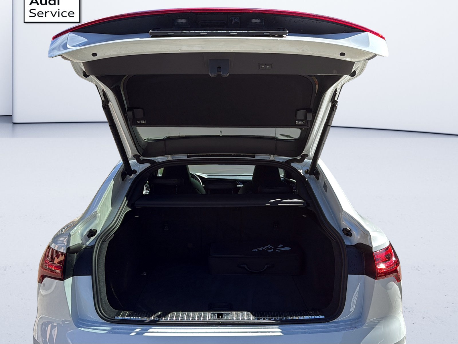 AUDI e-tron 55 Sportback S Line quattro-image-9
