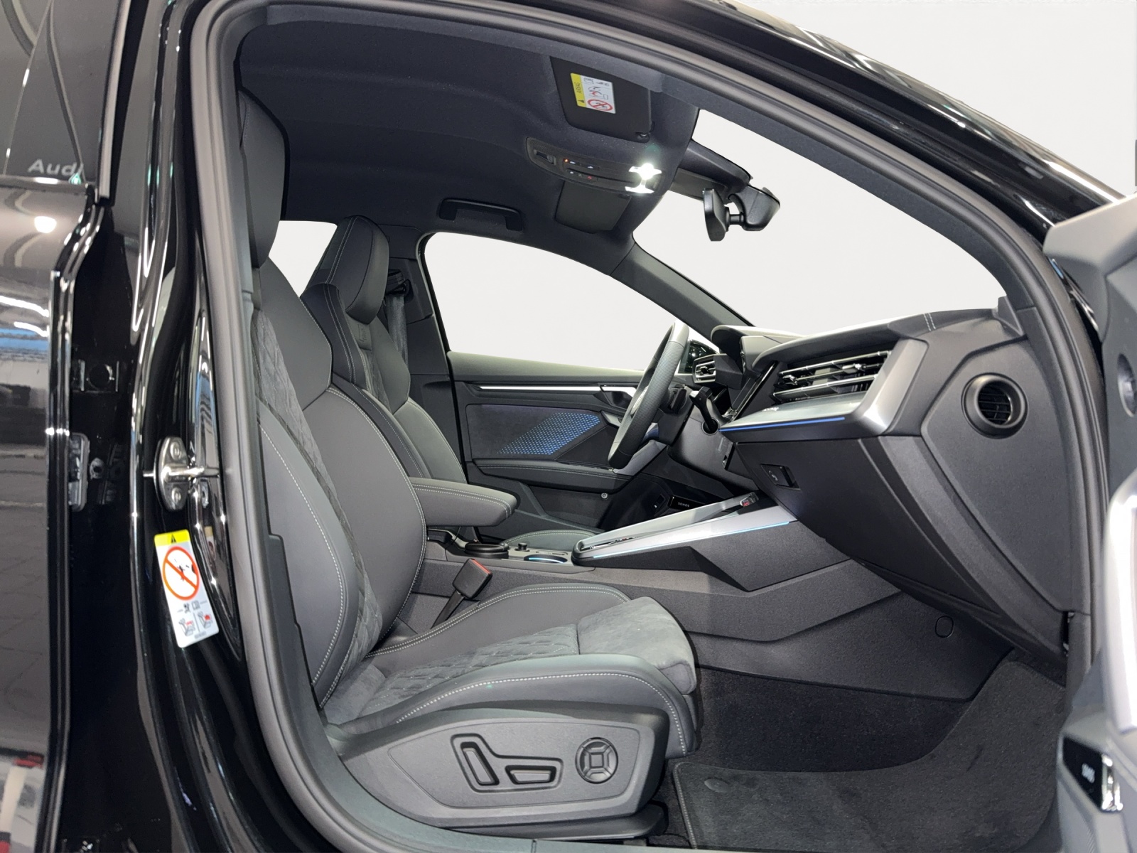 AUDI Audi S3 Sportback-image-6