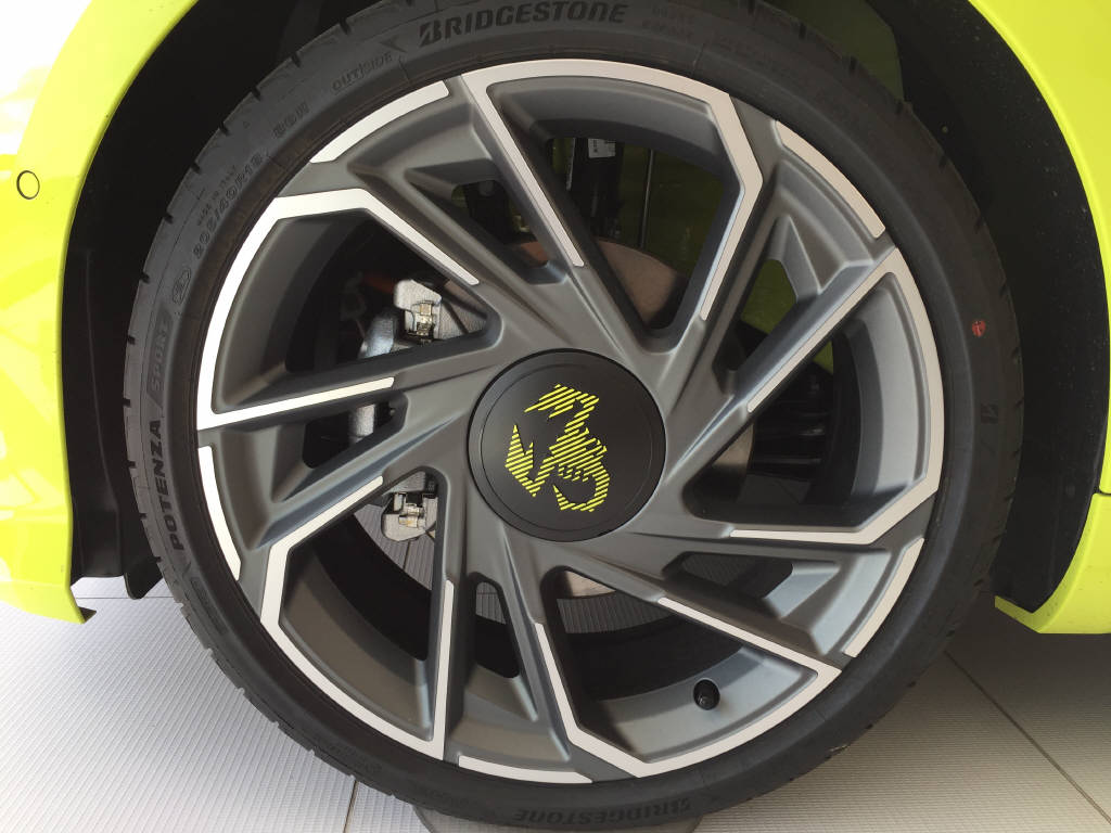 FIAT 500e BEV Abarth Scorpionissima-image-10