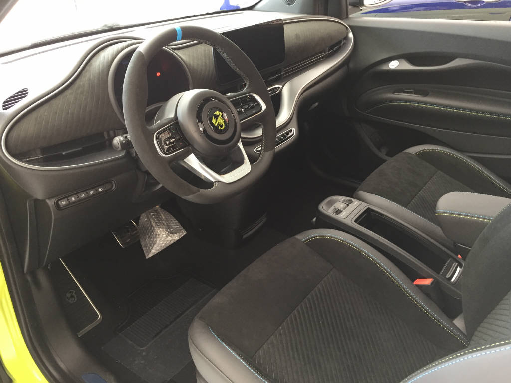 FIAT 500e BEV Abarth Scorpionissima-image-5