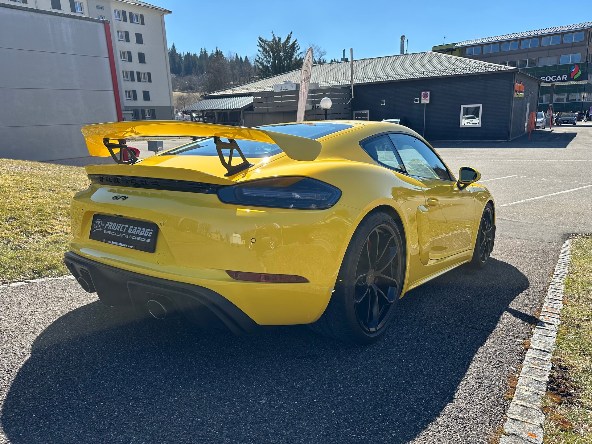 PORSCHE 718 Cayman GT4-image-7