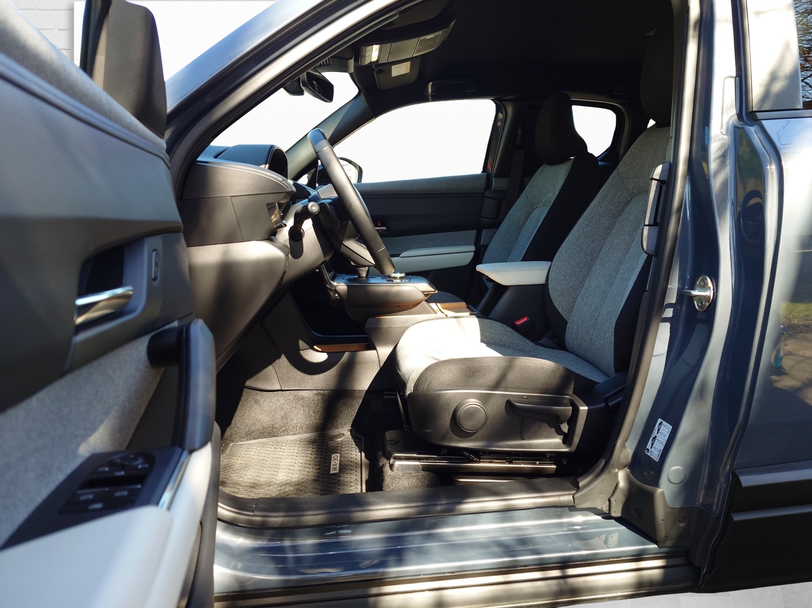 MAZDA MX-30 e-Skyactiv Exclusive-Line-image-4