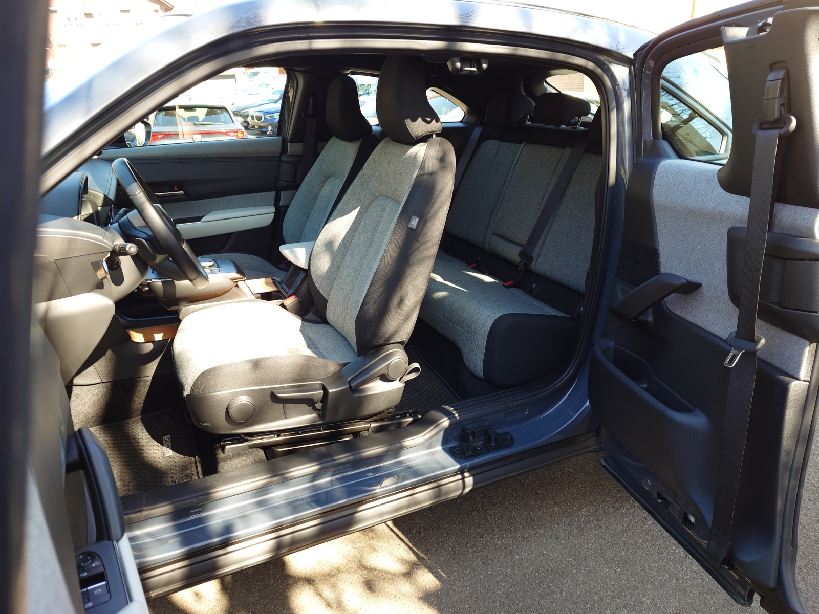 MAZDA MX-30 e-Skyactiv Exclusive-Line-image-15