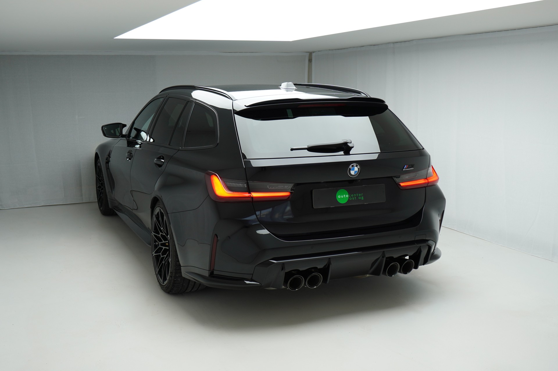 BMW M3 Touring xDrive Competition M-image-4