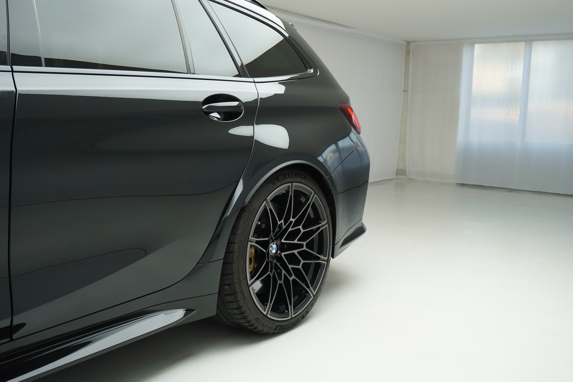 BMW M3 Touring xDrive Competition M-image-30