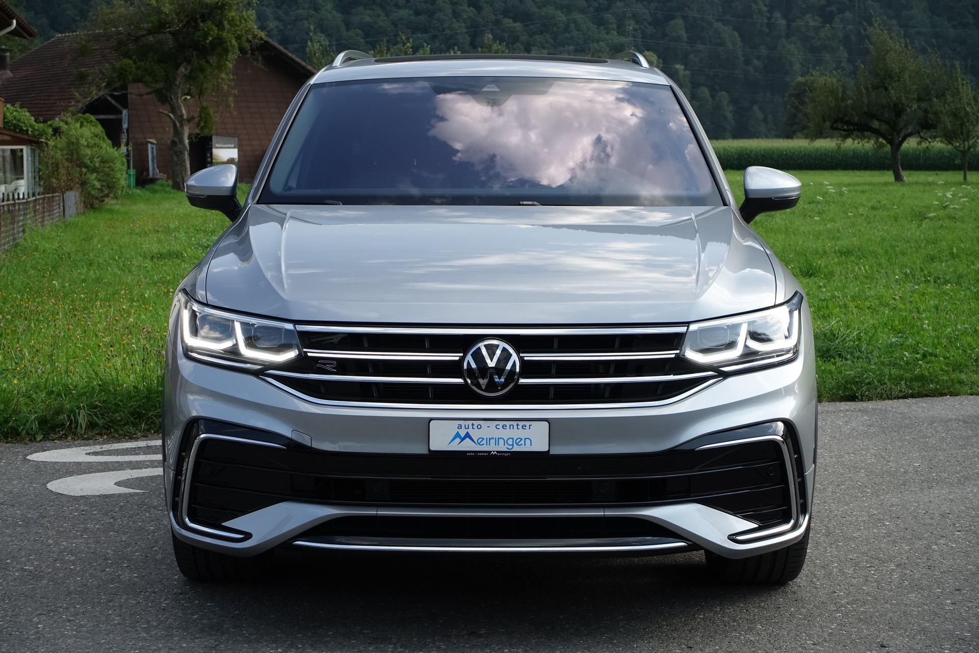 VW Tiguan Allspace 2.0 TSI R-Line 4Motion DSG | CH-Fahrzeug | 7 Plätzer-showroom-element-2
