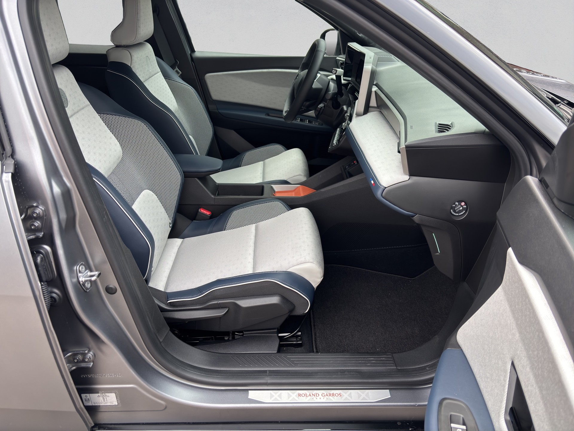 RENAULT R5 E-Tech Comfort Range 52 kWh Roland Garros-image-16