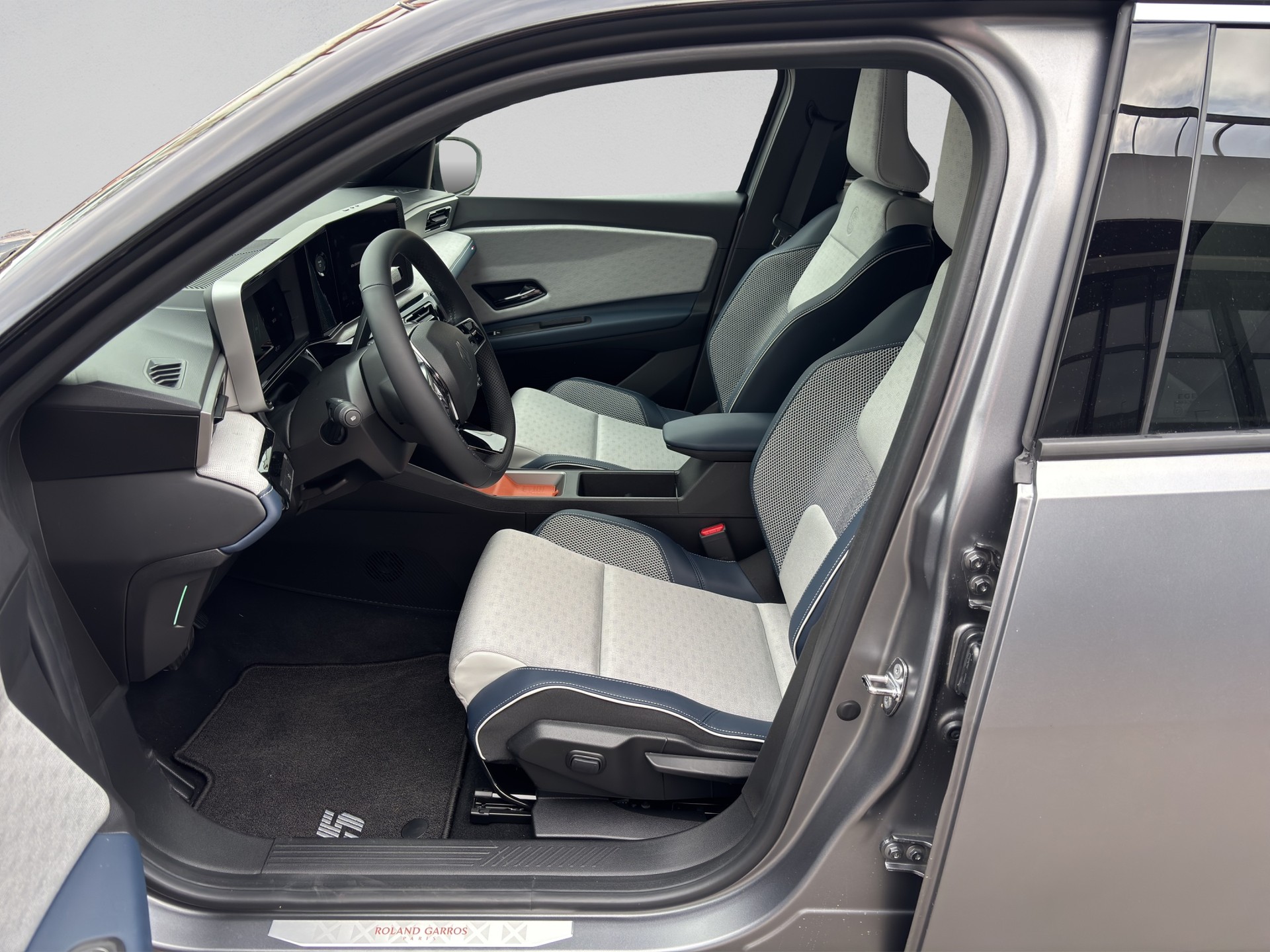 RENAULT R5 E-Tech Comfort Range 52 kWh Roland Garros-image-8