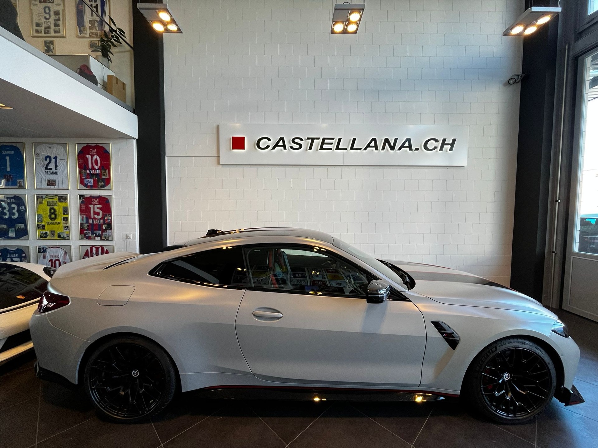 BMW M4 CSL Coupé-image-4