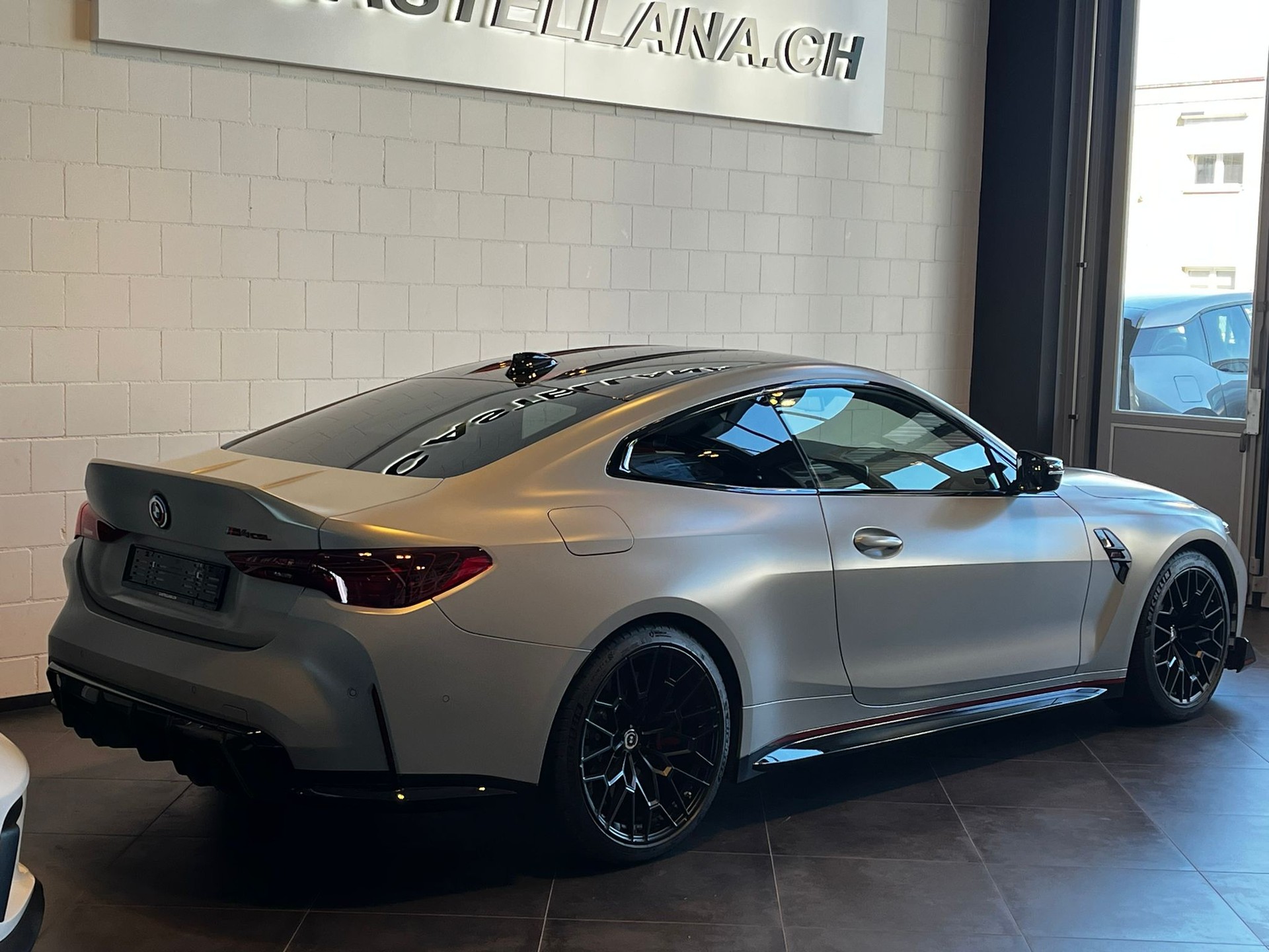 BMW M4 CSL Coupé-image-6